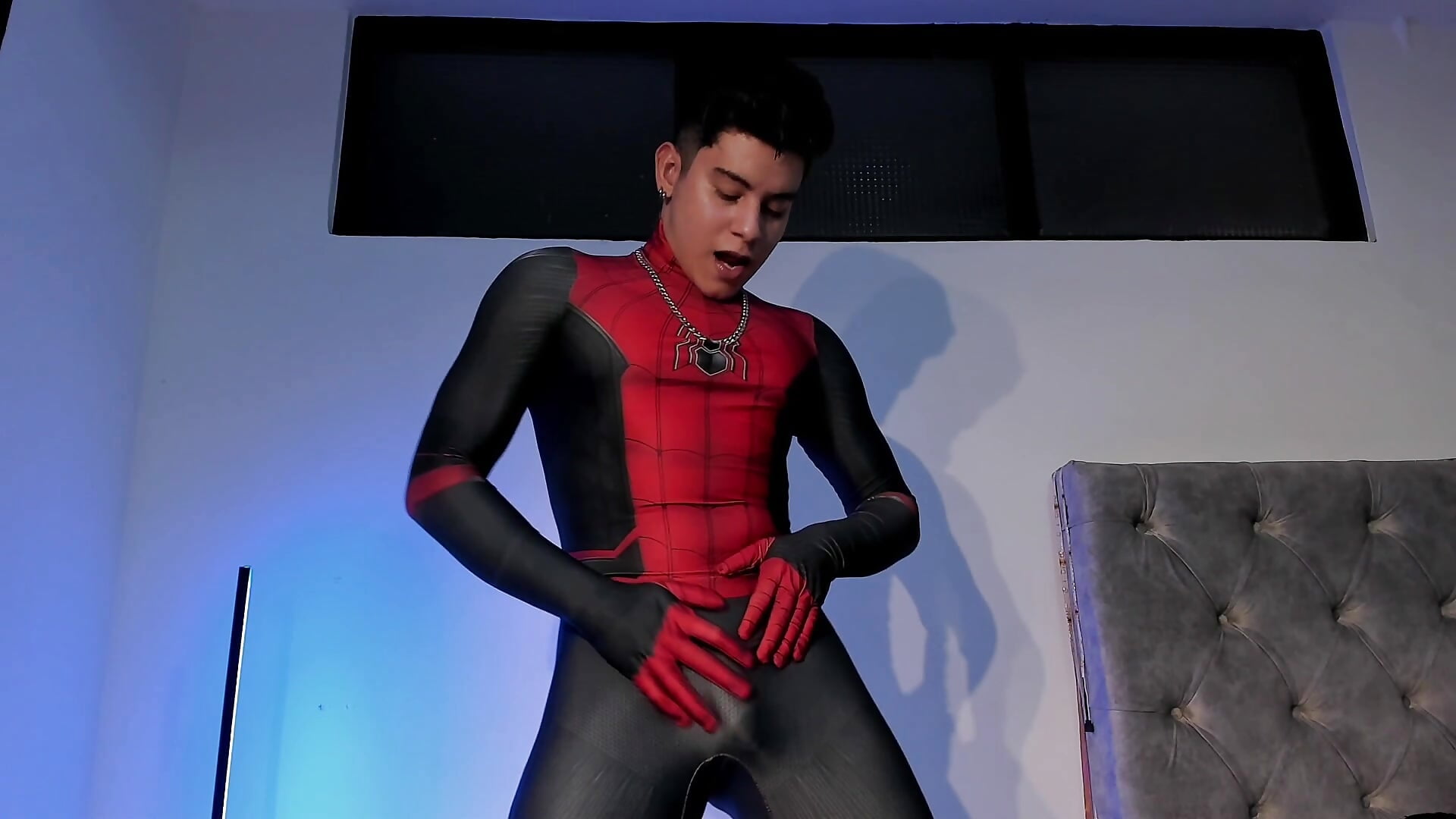 Multiverse, sex spiderman with big cock - video by marcelo_and cam model