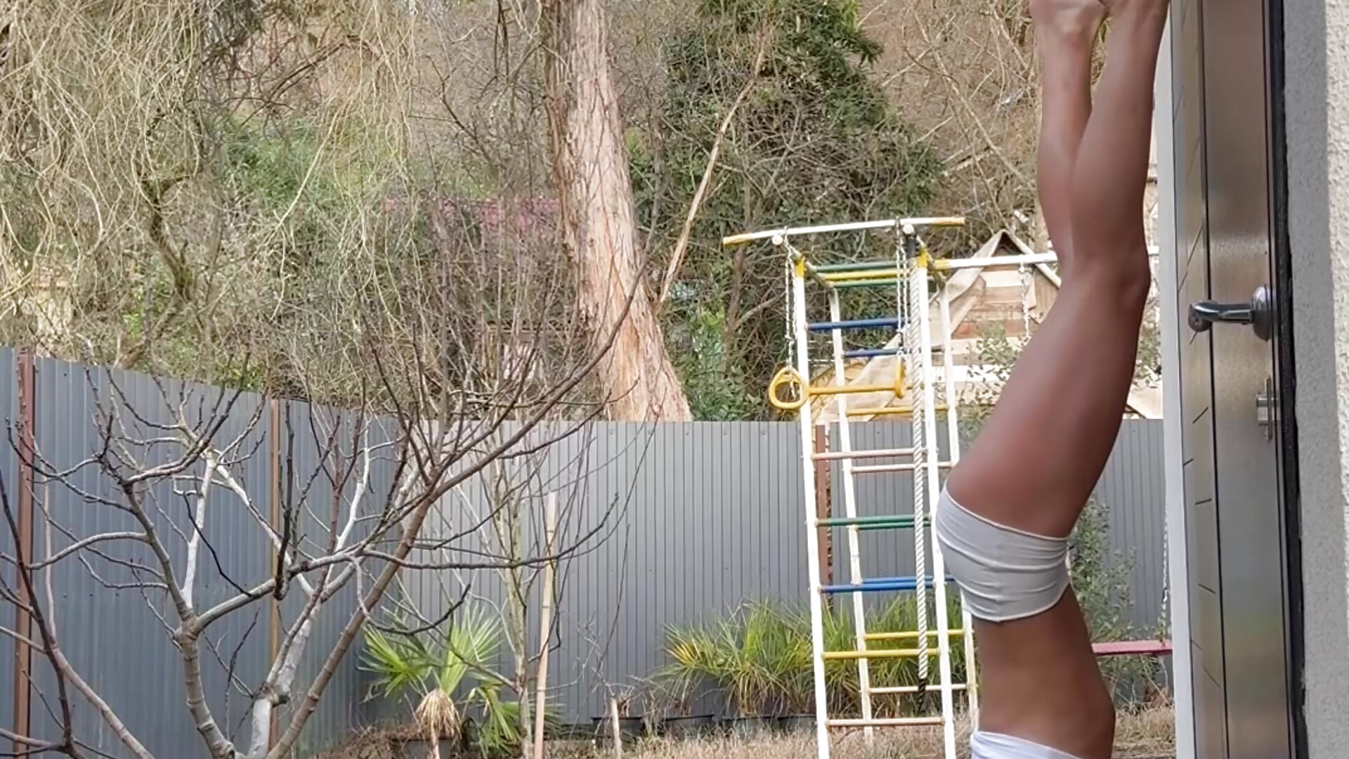 How about nude yoga? - 視頻由 ElizSweet 主播提供