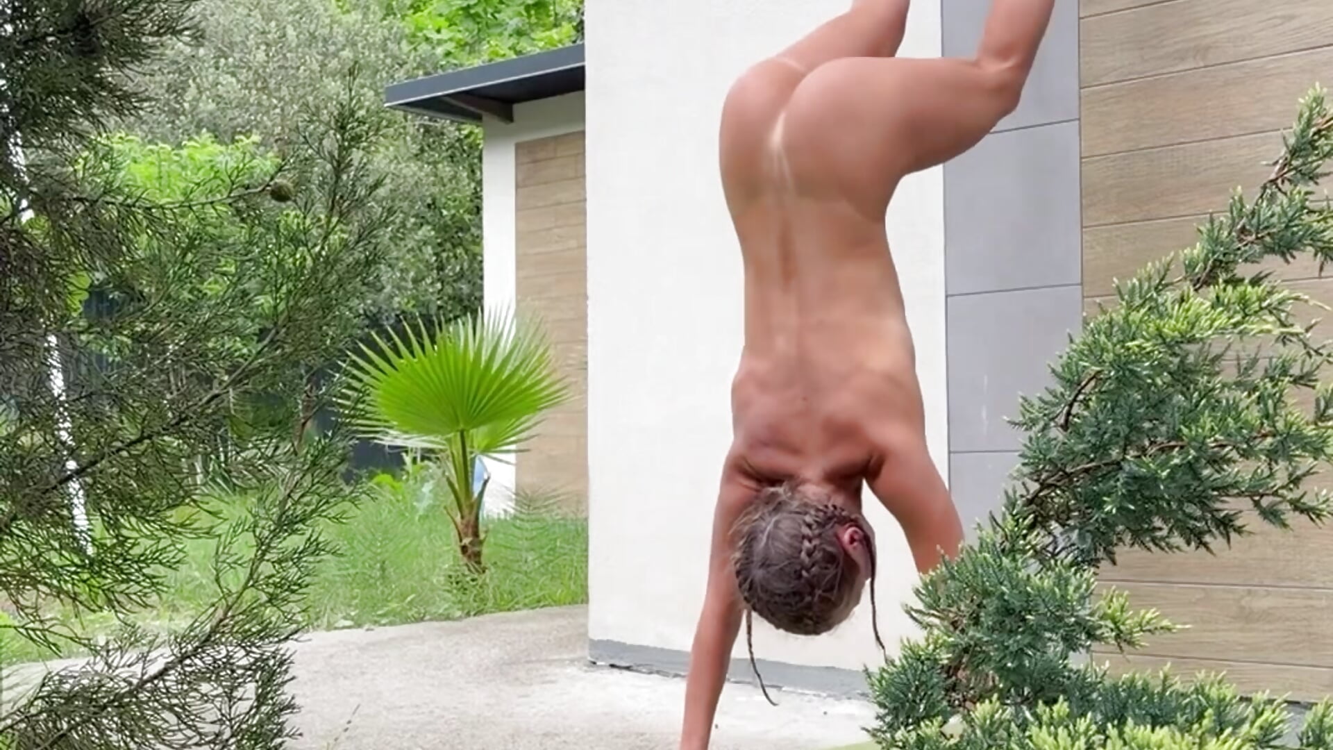 The best yoga moments－カメラキャストのElizSweetの動画