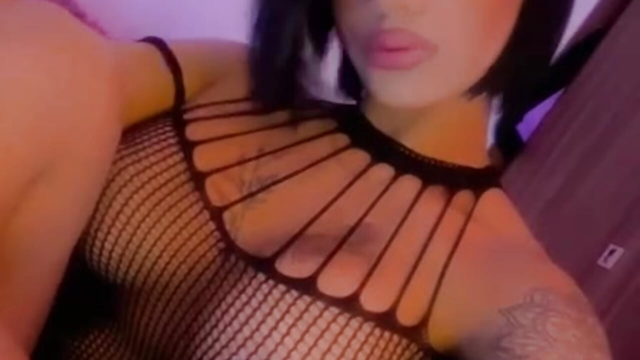 WhatsApp Video 2022-06-27 at 8,50,38 PM - video by athena_samael69 cam model