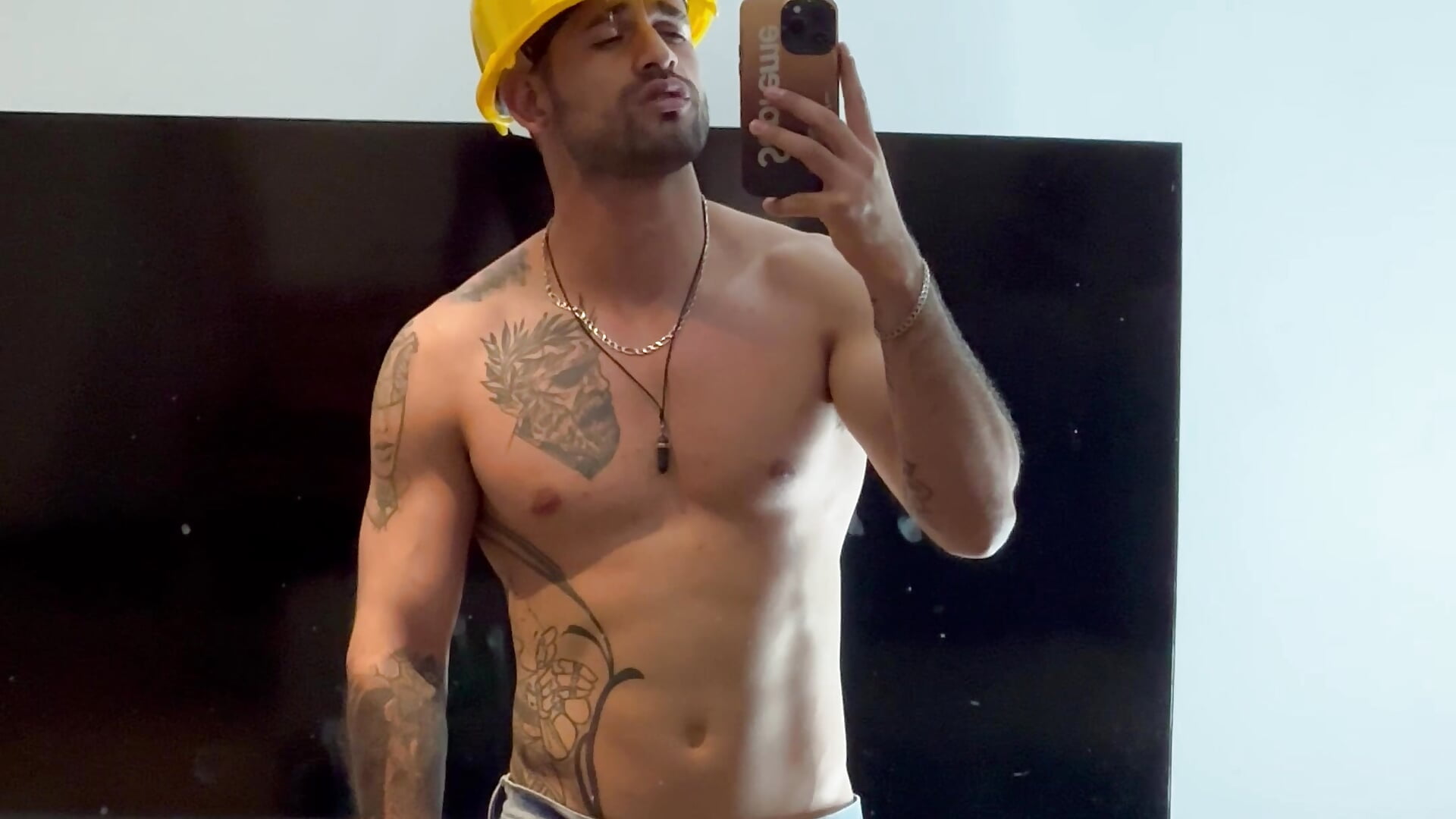 You builder - video by Davevilboy cam model