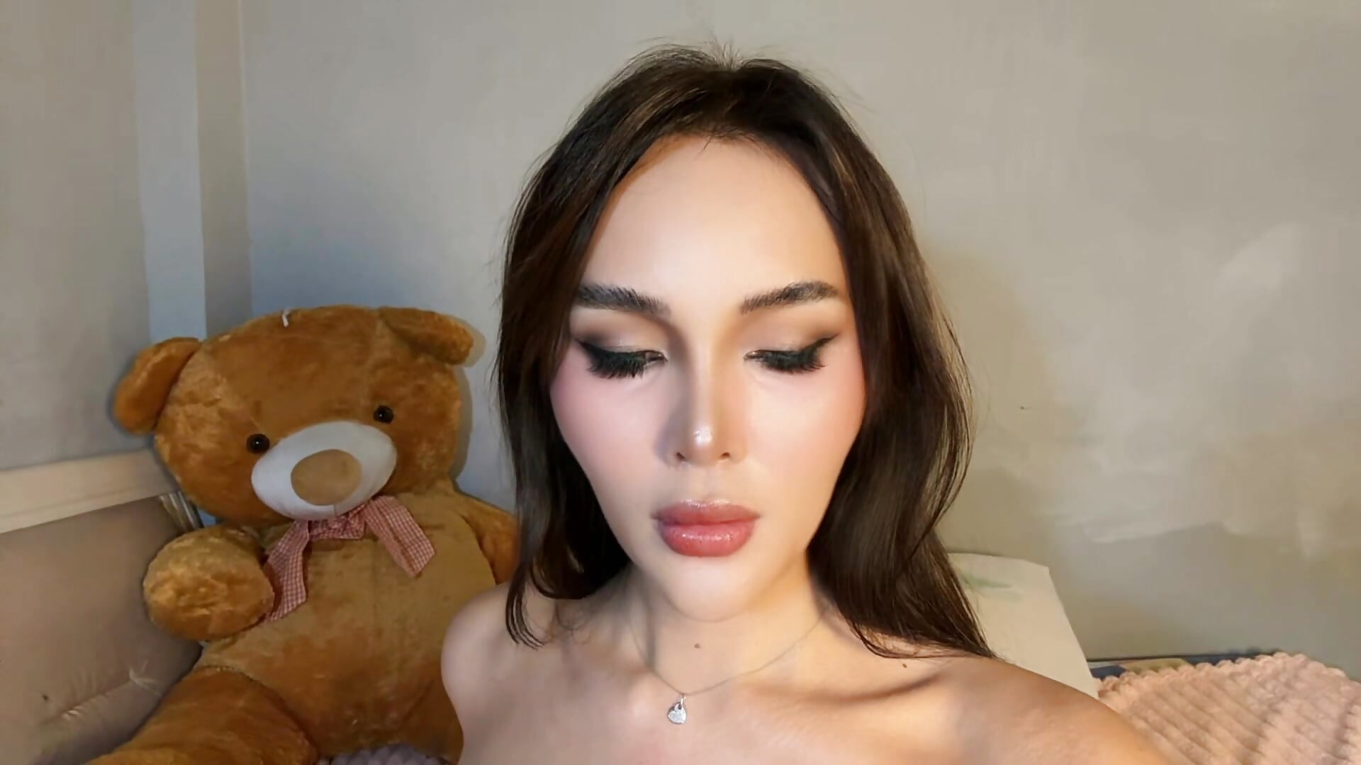 Vídeo em tendência de modelo na câmara AngelSELFSUCKER 2514