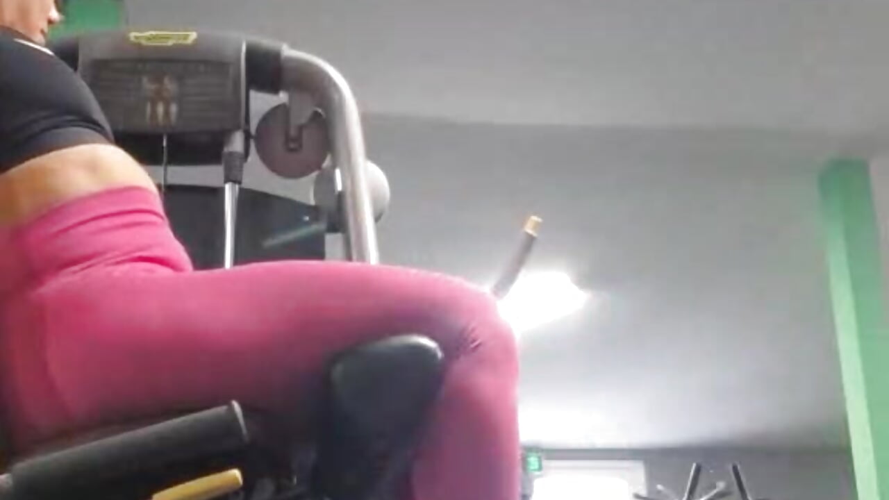 leg day - video by Annyfit4you cam model