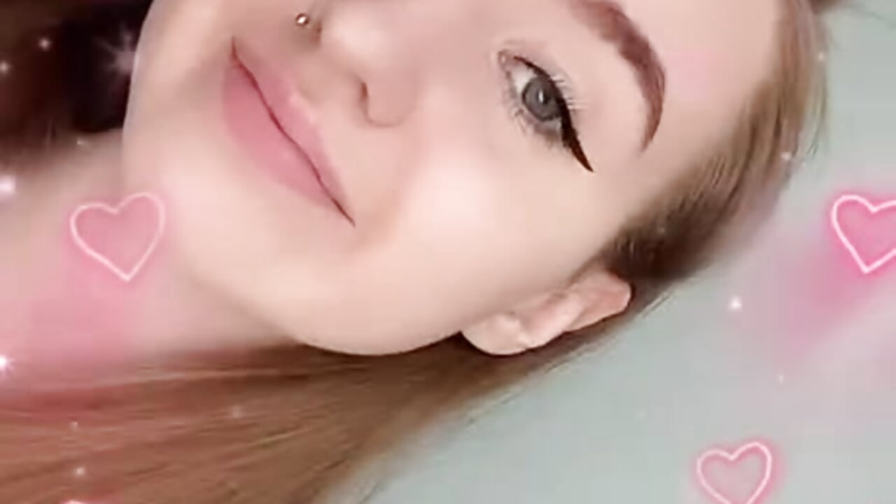 just admiring myself :) - video by DorothyGilbert cam model