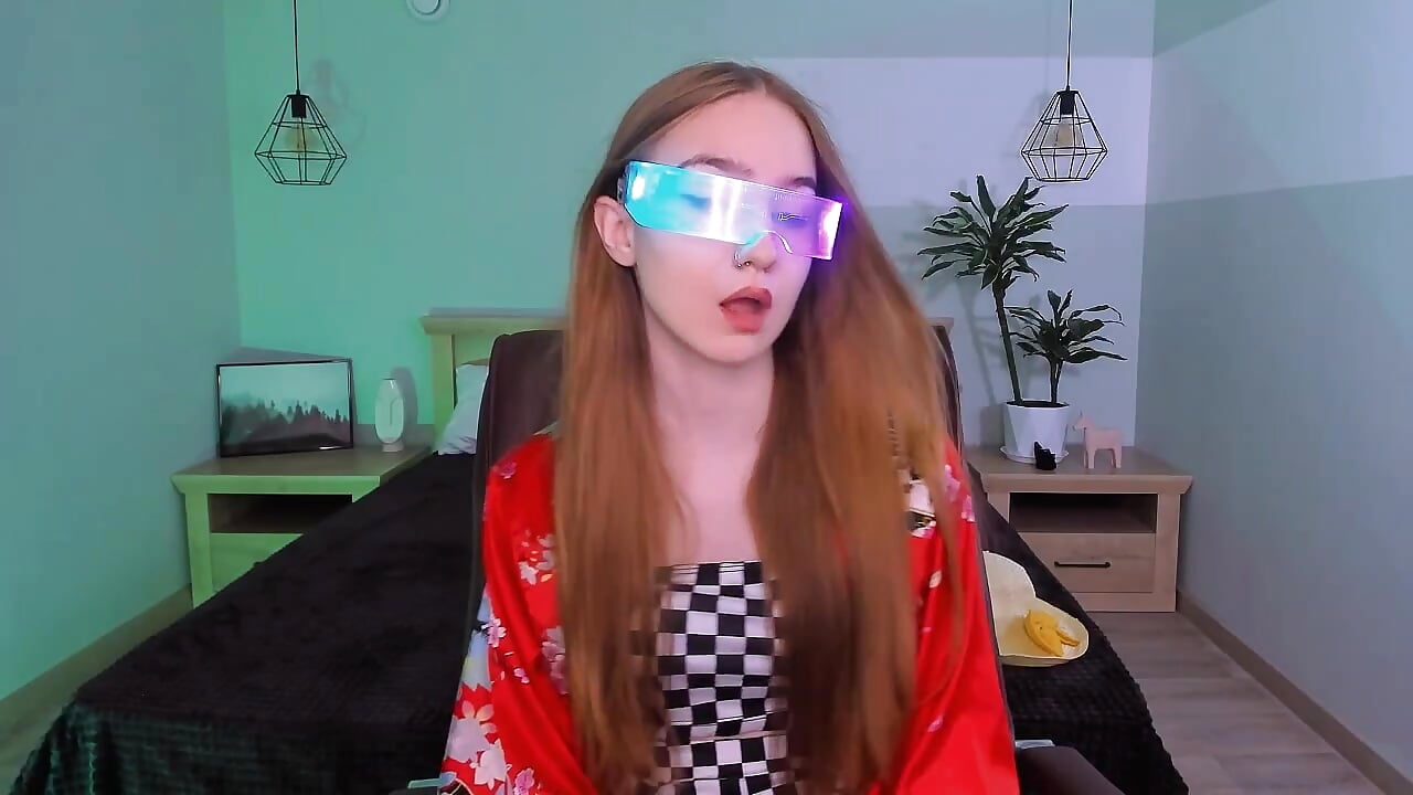 relax - video by DorothyGilbert cam model