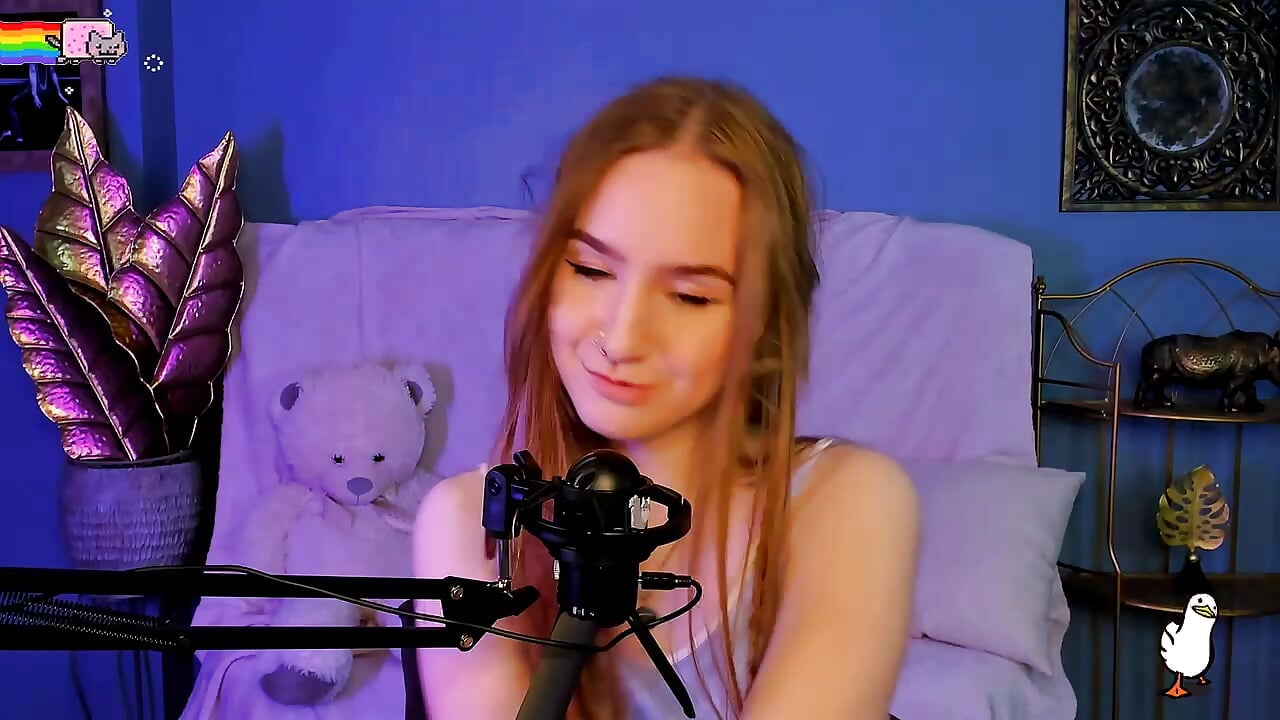 don’t worry be happy - video by DorothyGilbert cam model