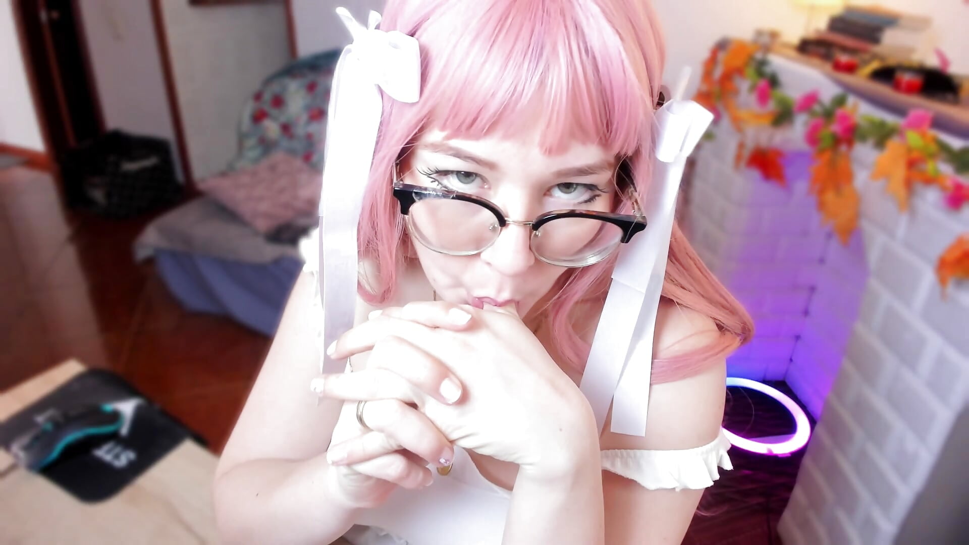 lick lick - video by HunnyyLove cam model