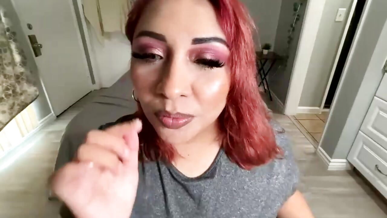 Get naked teaser ☺️ - video by RaquelL0ve cam model