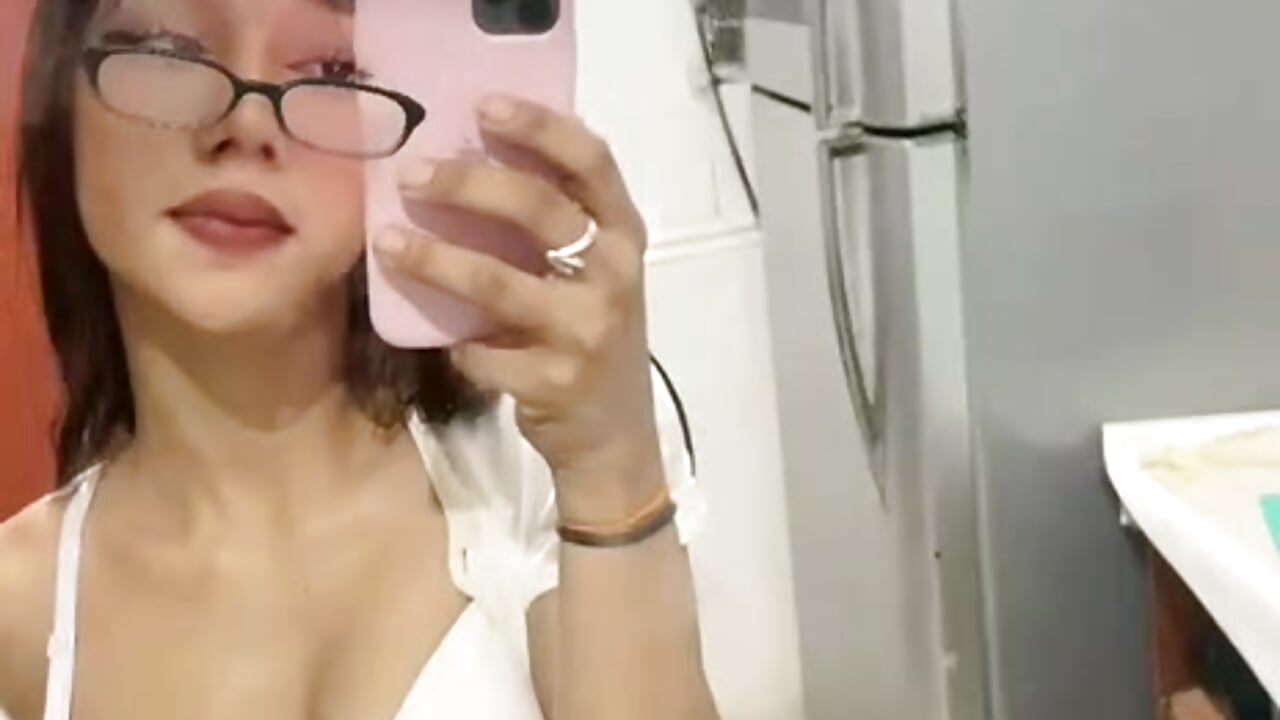 -2098272370195570890 - video by Kuromiunu cam model