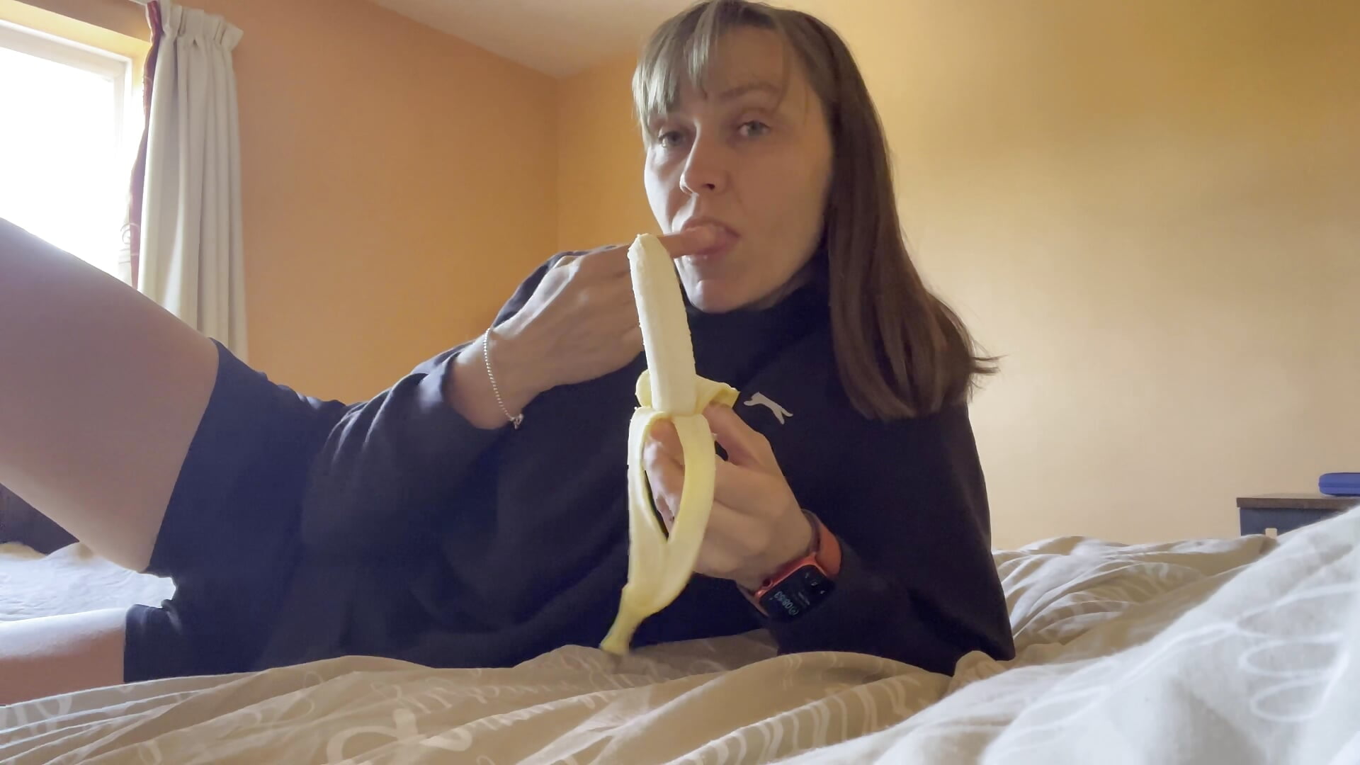 Bananna Tease - video by wamgirlx cam model