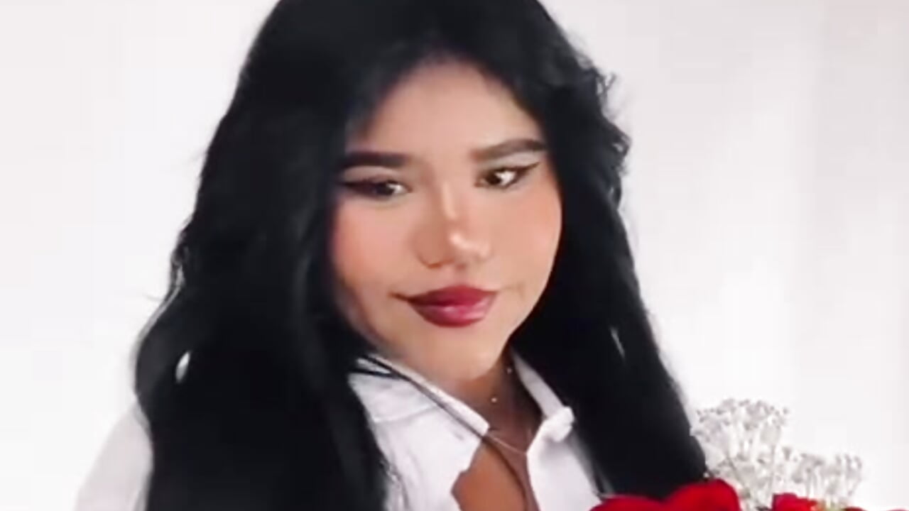 lovely look! - video by AVA_MALAIKA cam model