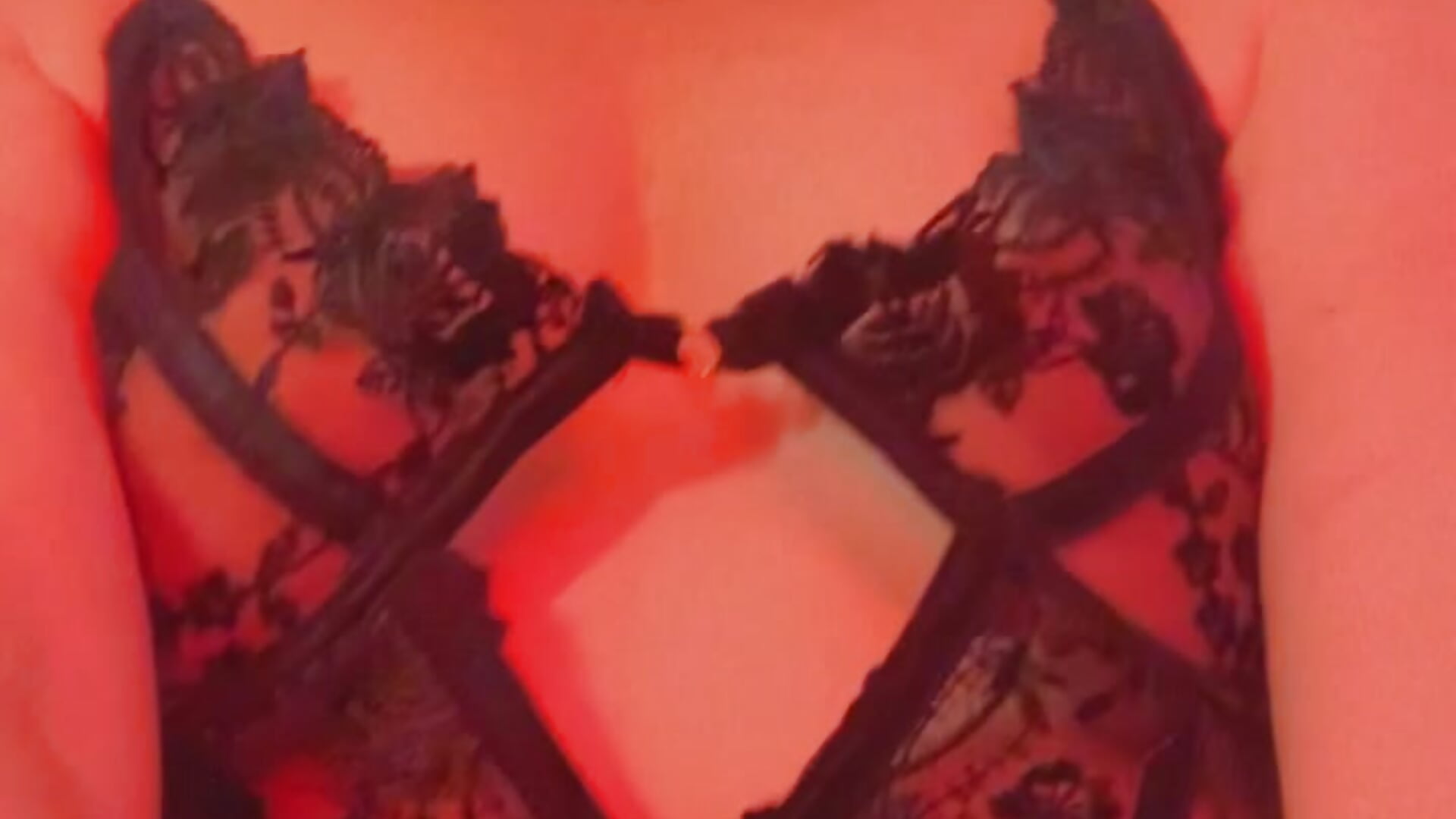 Dark an kinky Aurora - video by XoMisty cam model