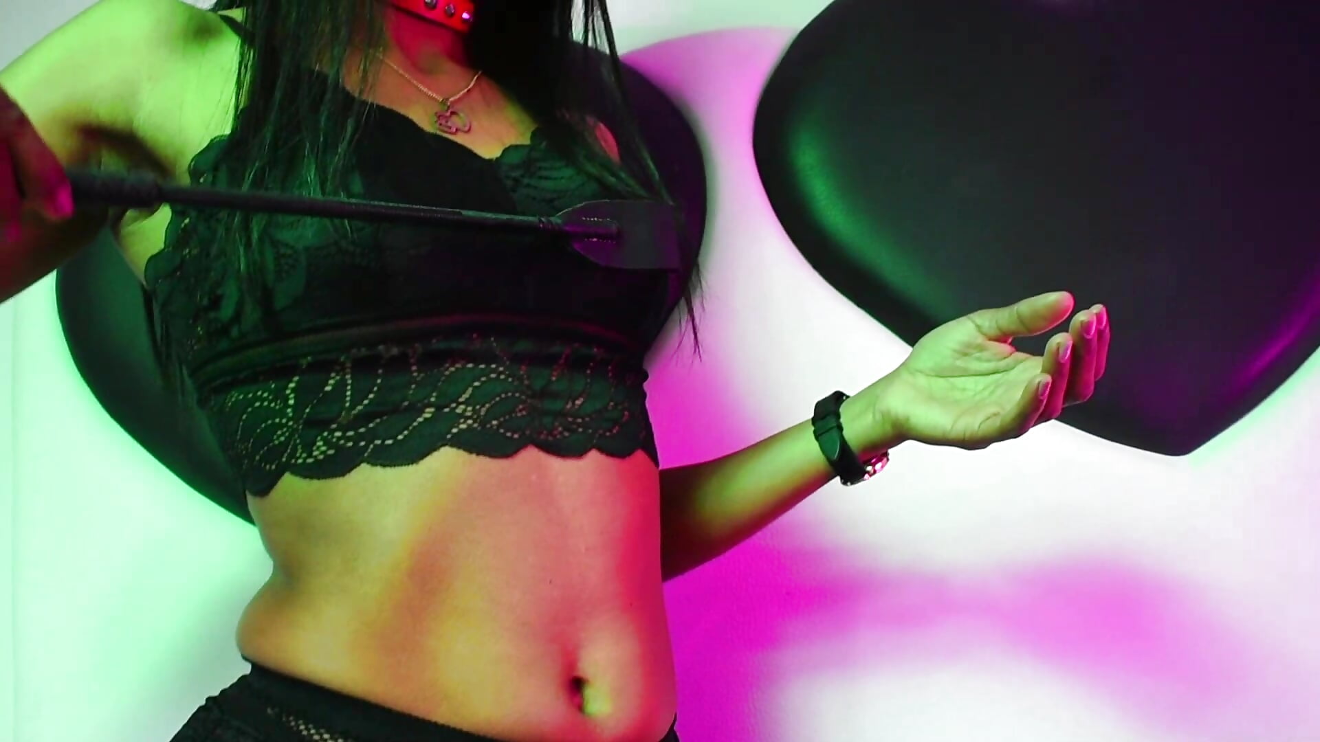 Domination - video oleh model kamera HannaPetit