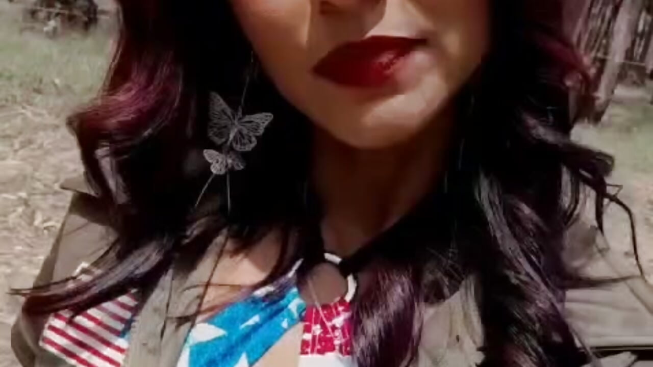 Let´s Celebrate the Indepence Day - video oleh model kamera HannaPetit