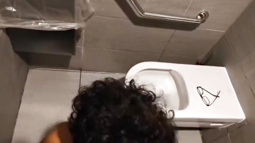 Laurent me filme pendant que je le suce 😜🤪😝 - video của người mẫu cam LightedWoman