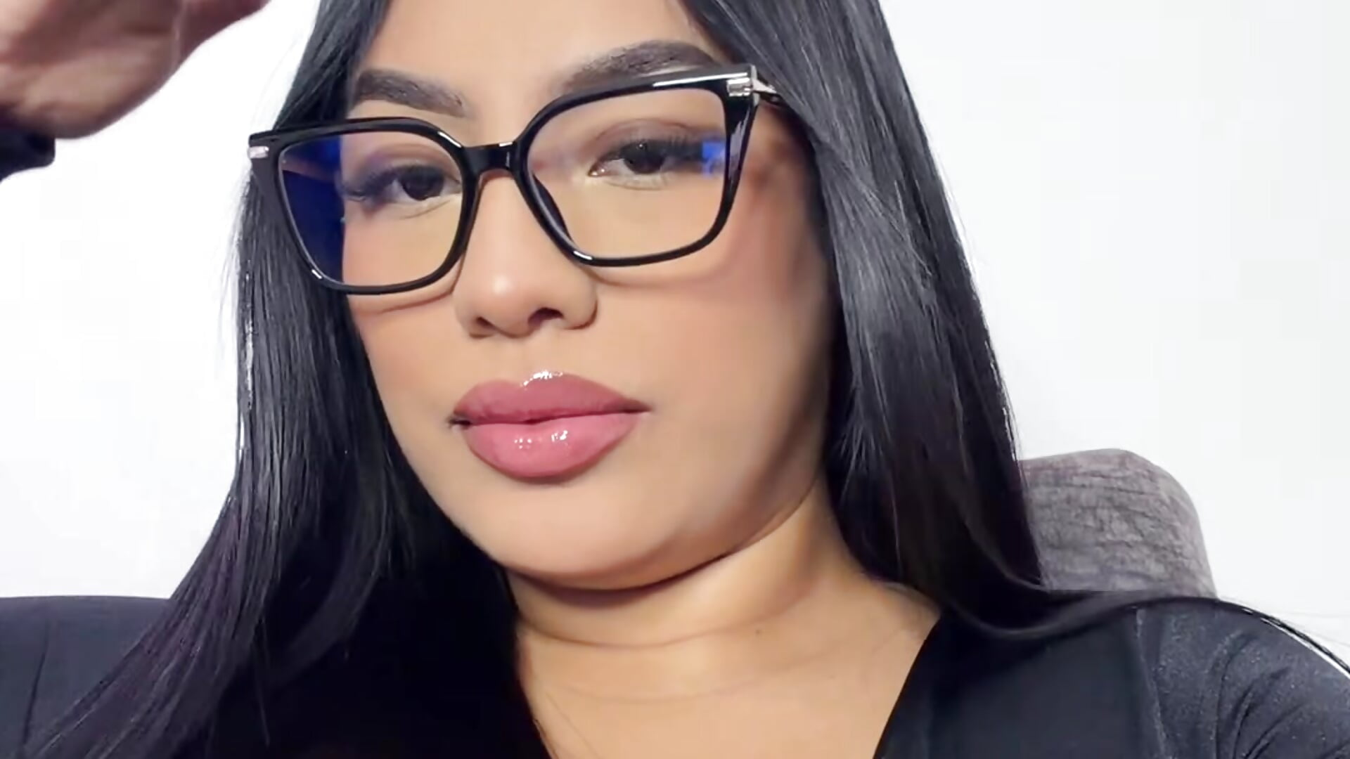 Kiss for u👄 - video by Sara_mocca_ cam model
