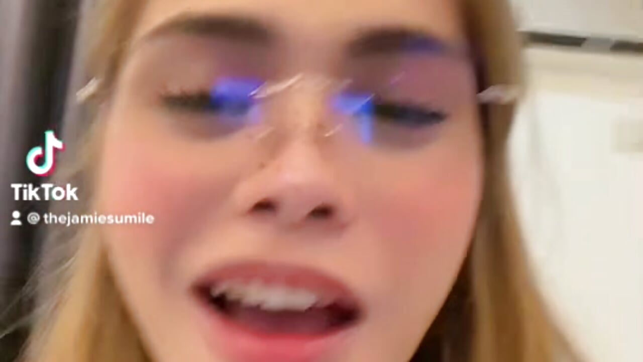 1000003368 - video oleh model kamera Cute_Sage