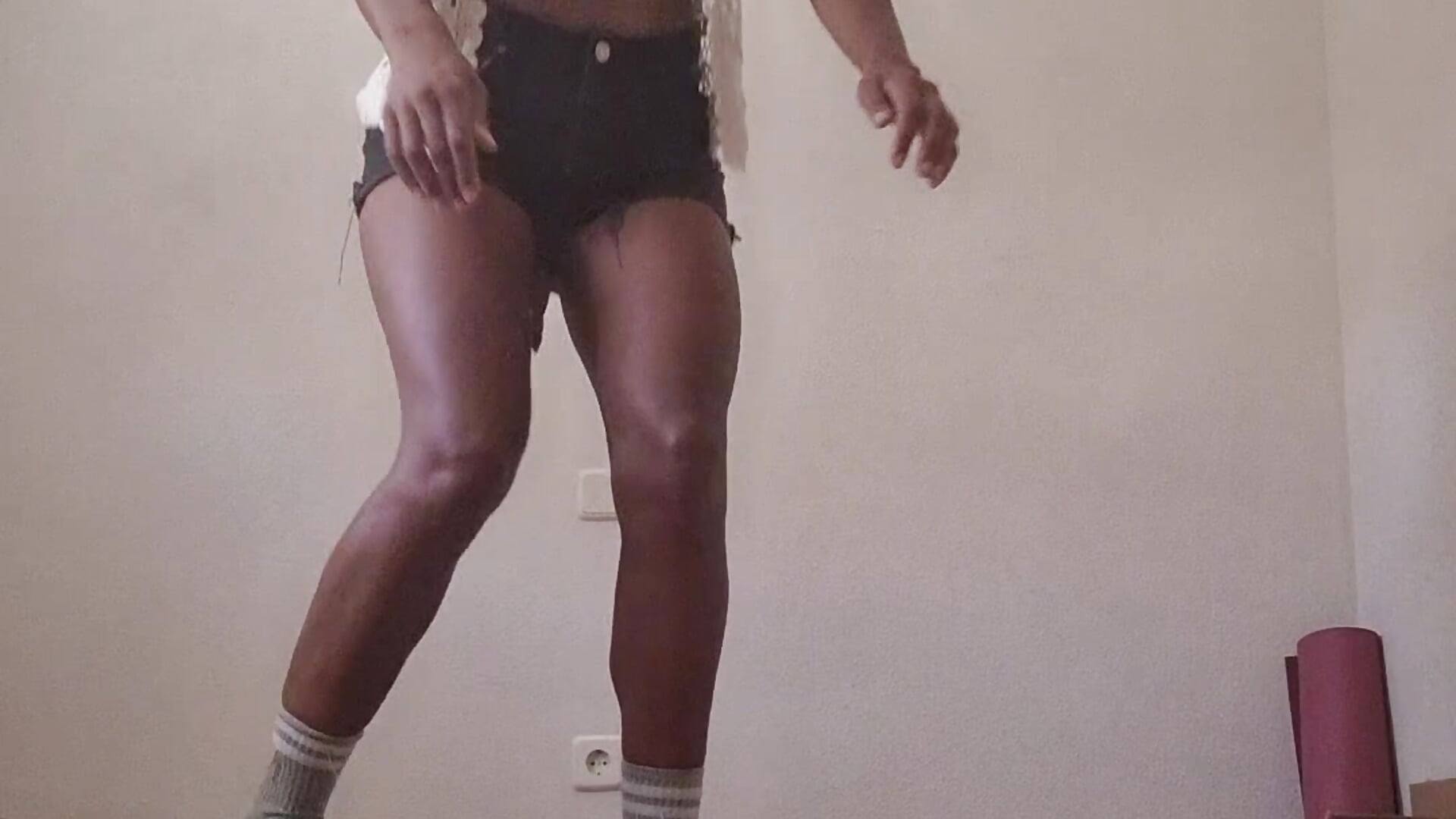 Trying to do an ollie. Send me your tips if you skateboard - video by Goldenlace cam model