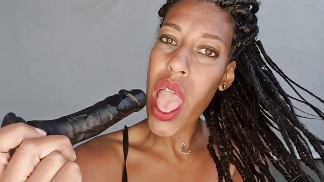 Preview Worship my spit - video by Goldenlace cam model