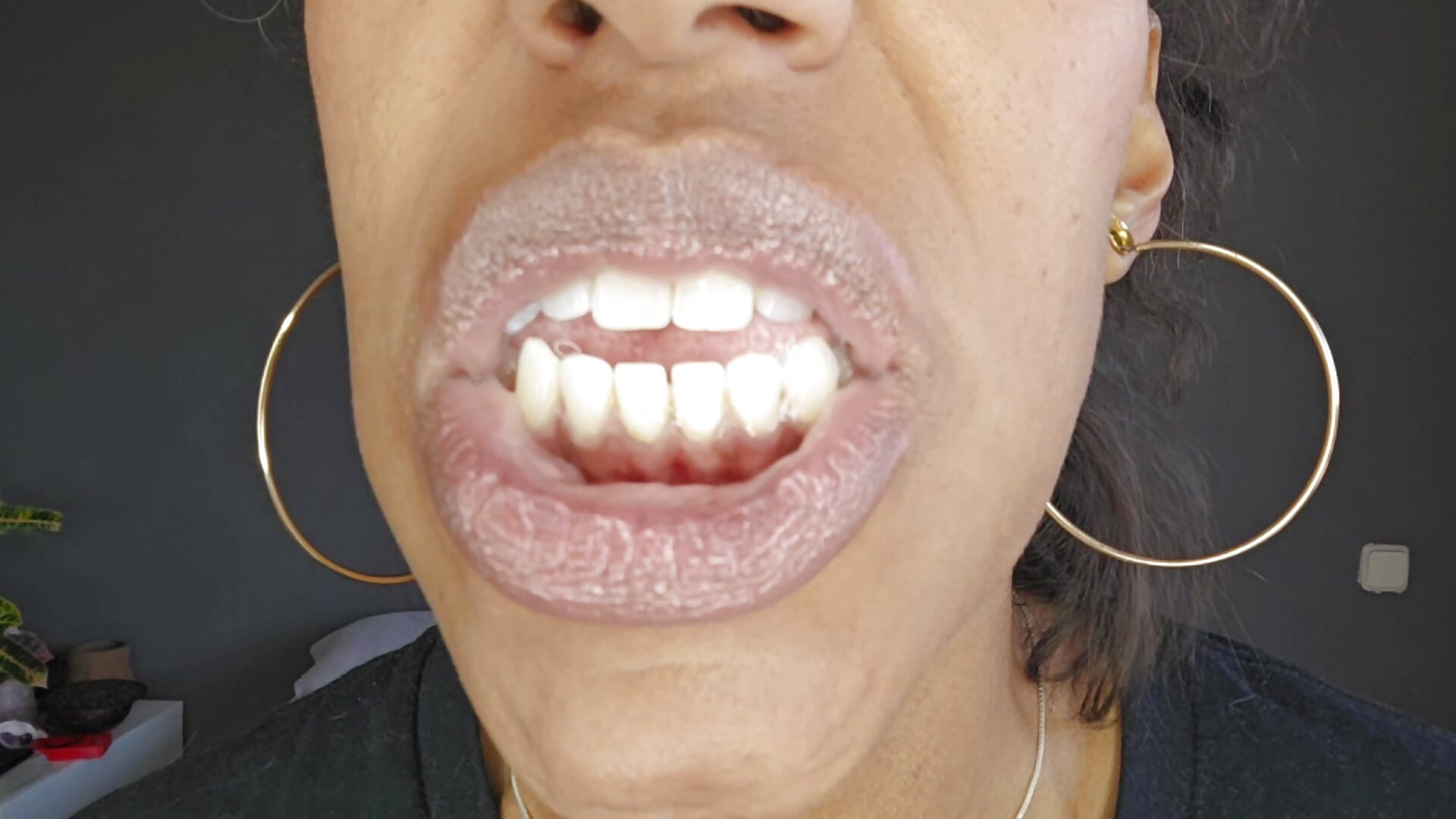 Aggressive mouth joi. Cum in my mouth or else - video by Goldenlace cam model