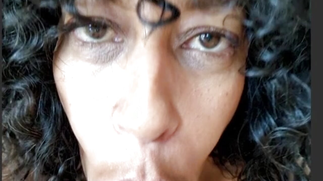 Sloppy dick suck goal. After awful connection here it is - video by Goldenlace cam model