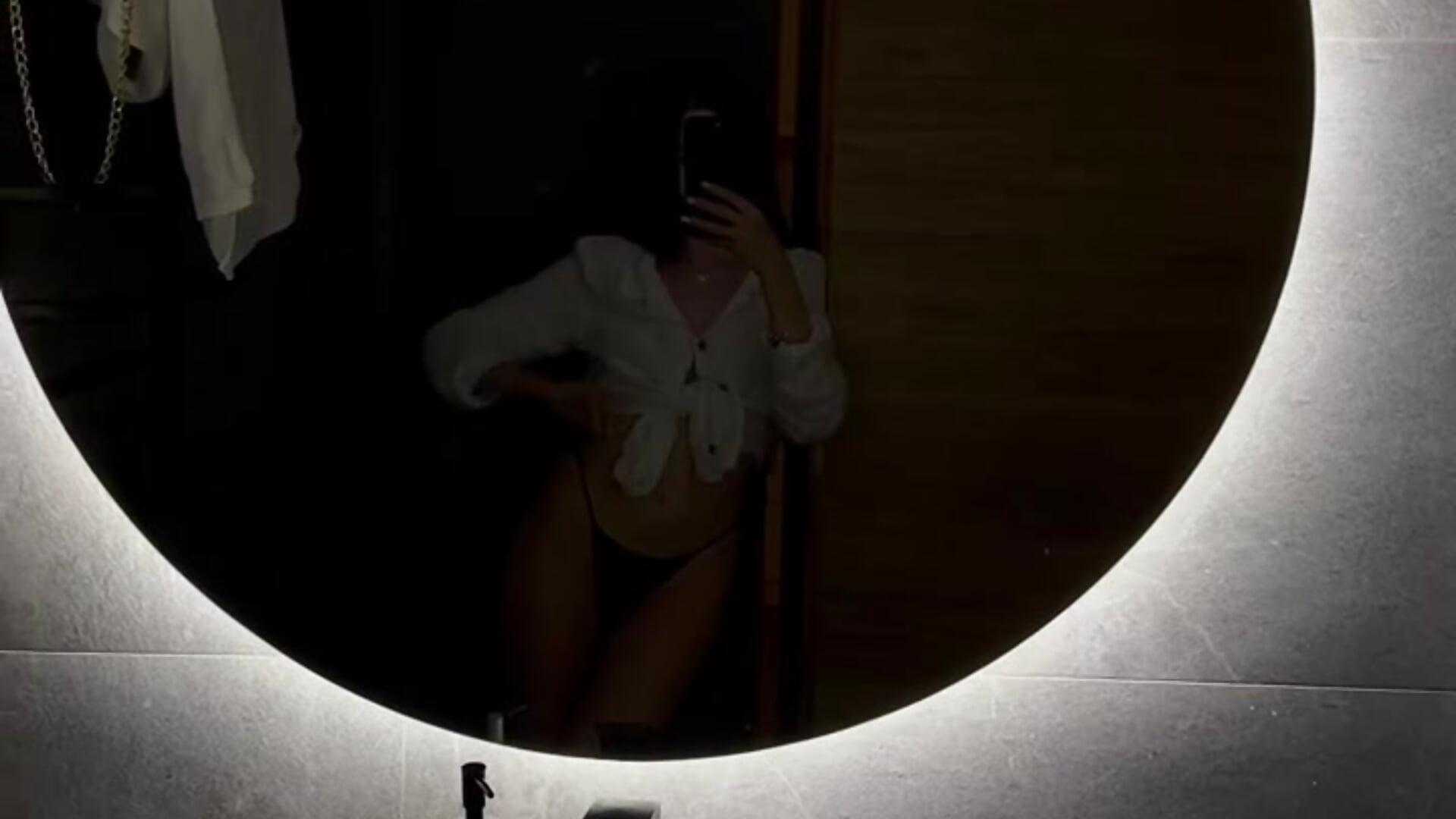 💞 - video by OliviaLinh cam model