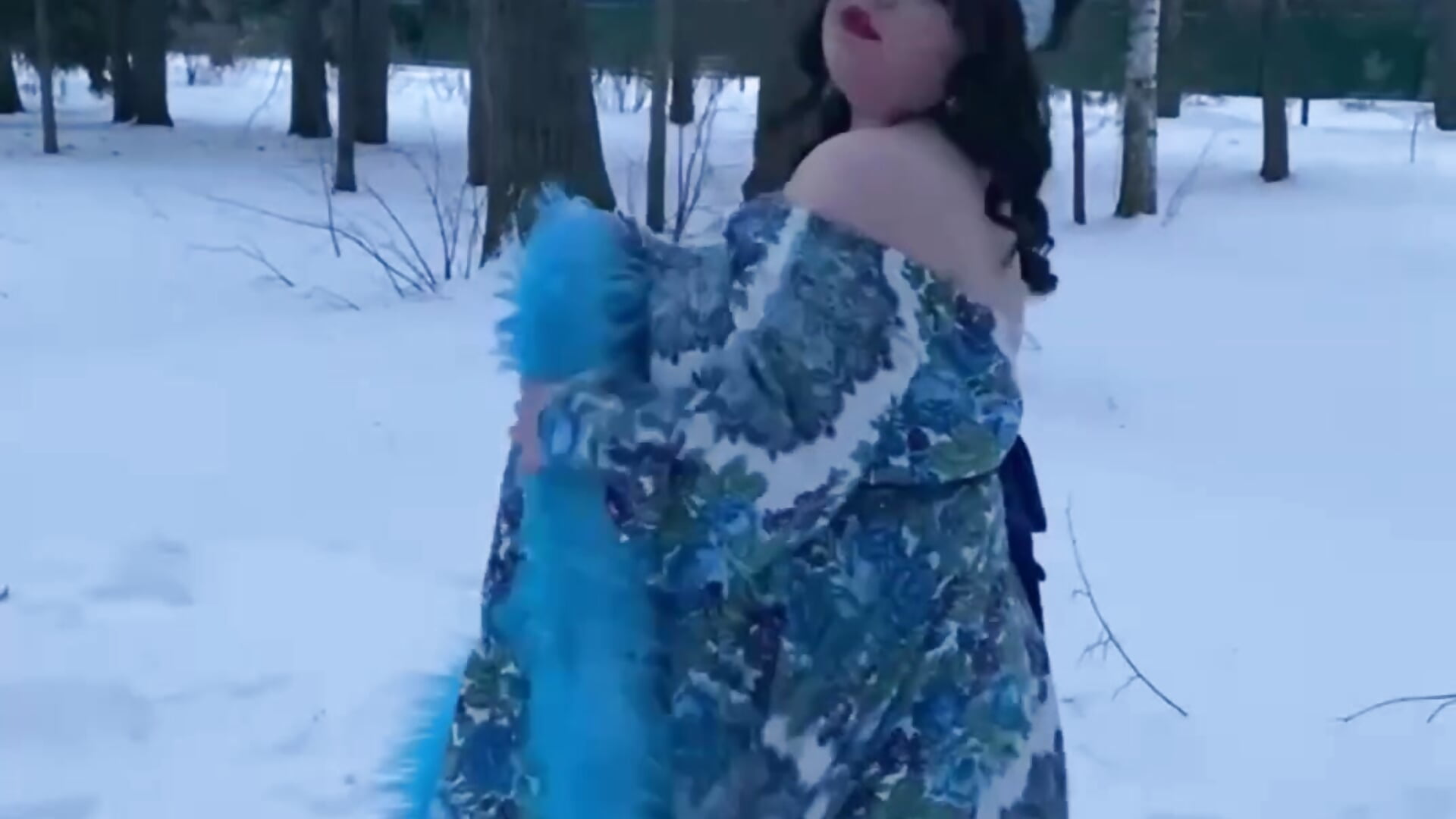 Outside the home - video by LillianKim cam model