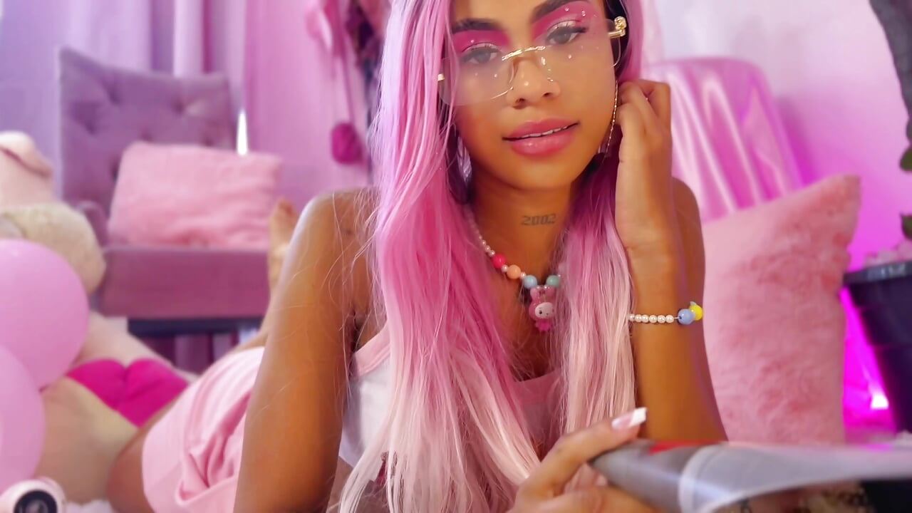 profile-intro-video-1763228552 - video by KendalStallyon cam model