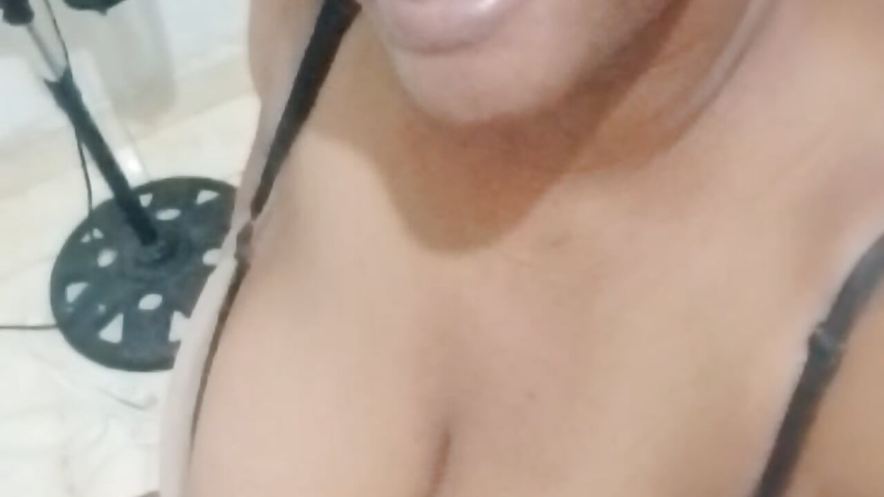 Simplemente yo - bigtitssxx adlı kamera modelinin videosu