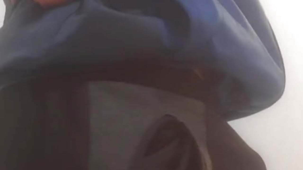 5218696170327834245_play,mp4_logo_BR - video by 40fuckOldMan2 cam model