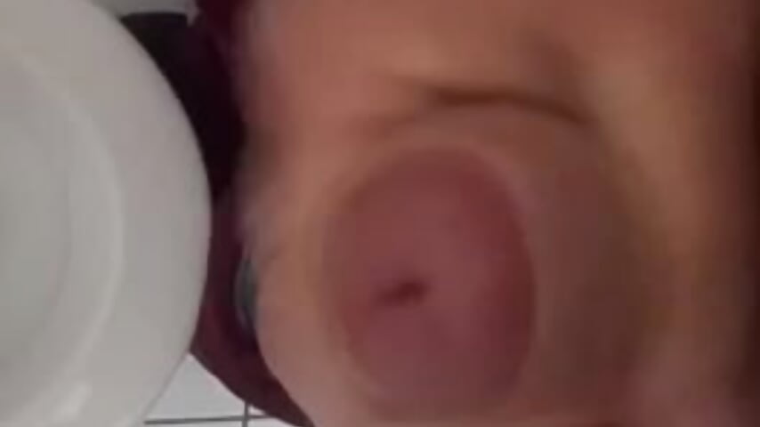 Gozando 💦 - video by 40fuckOldMan2 cam model