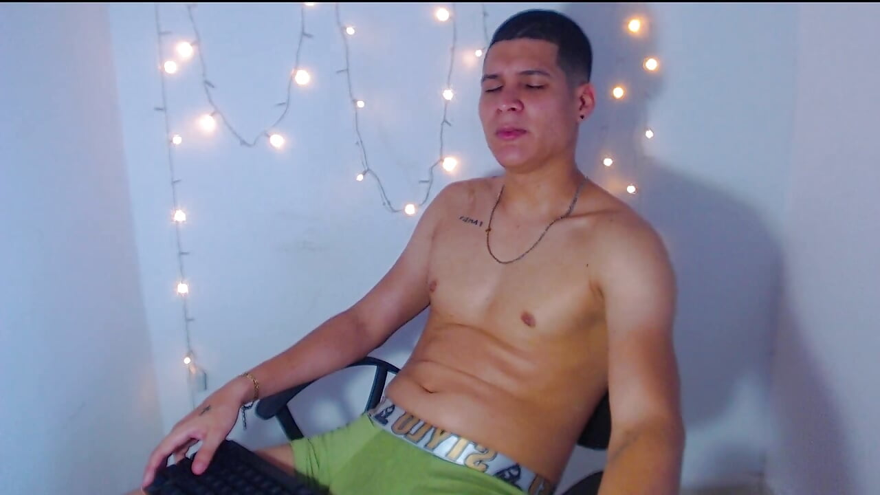 profile-intro-video-1656793221 - PhoenixGnz adlı kamera modelinin videosu