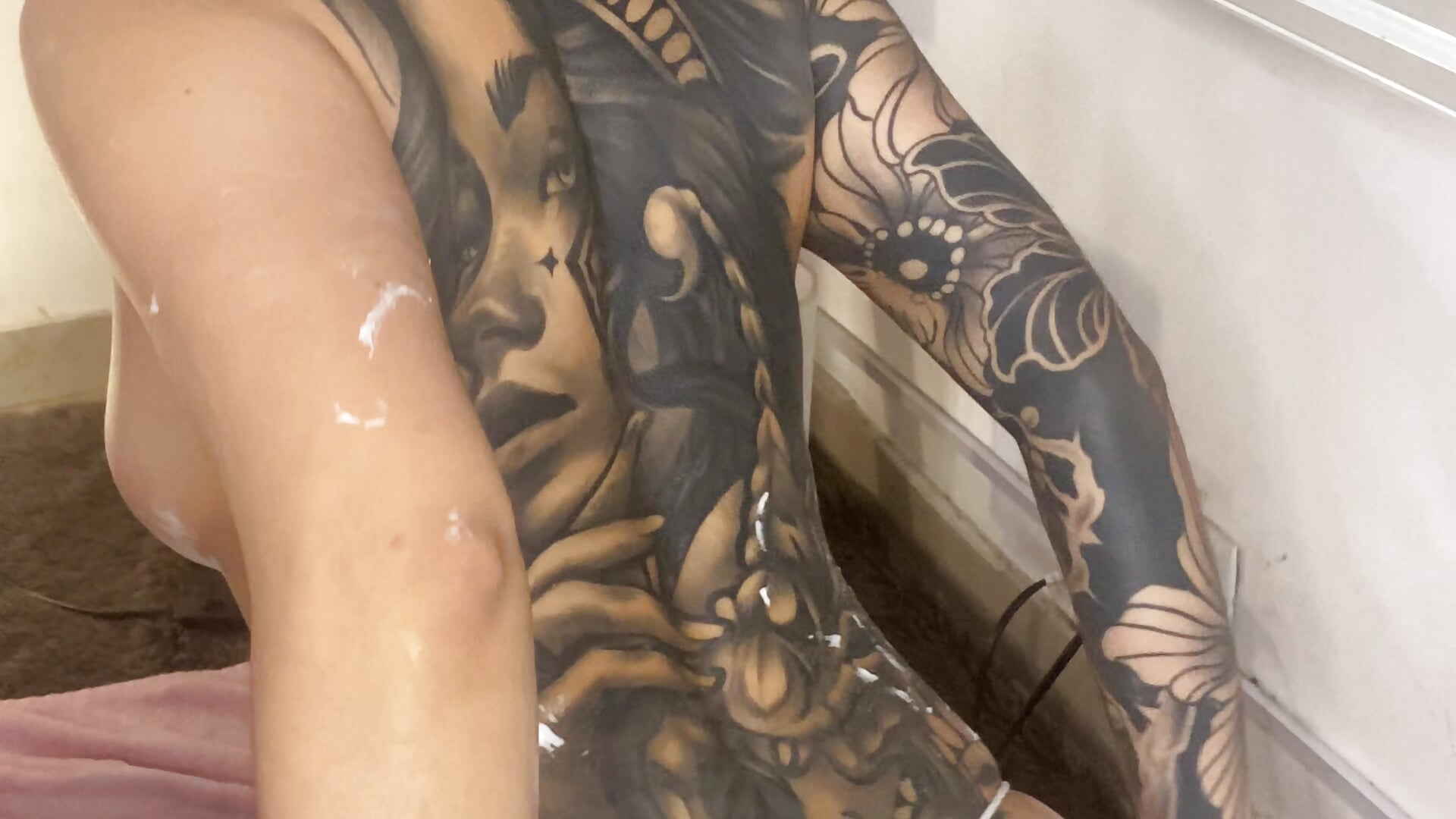 Shower 🛀🏻 - video by Cilie_lee cam model