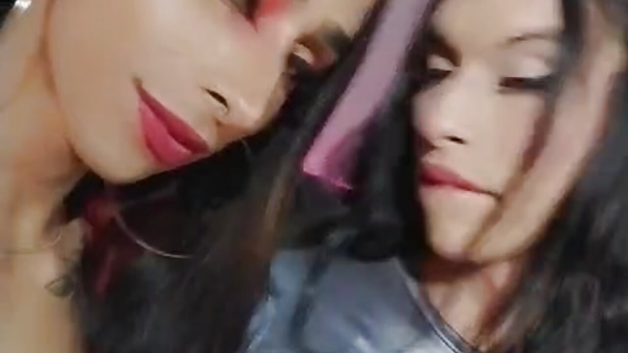 ♥ - video by hot_skiiny cam model