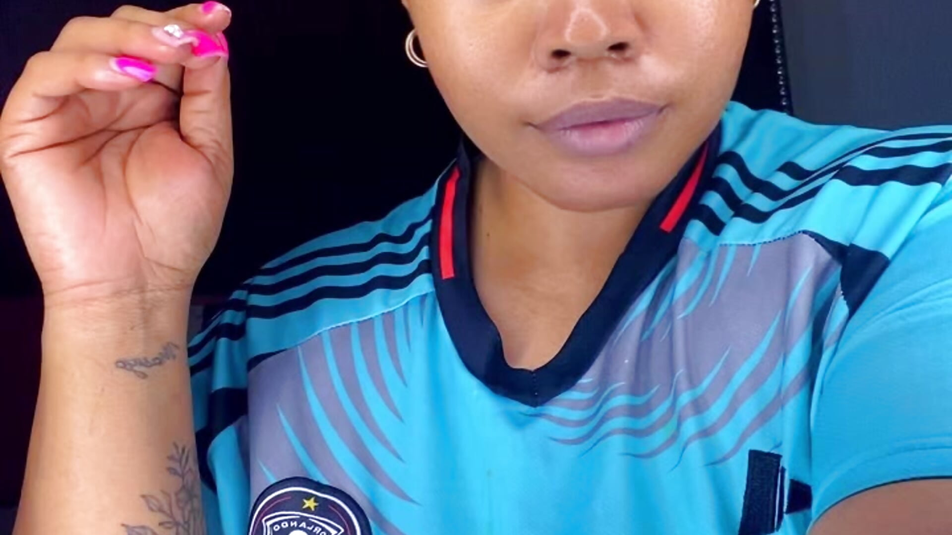 eca05244bed04c0daefa5953314a1164 - vídeo de LunaCovenn modelo de câmara