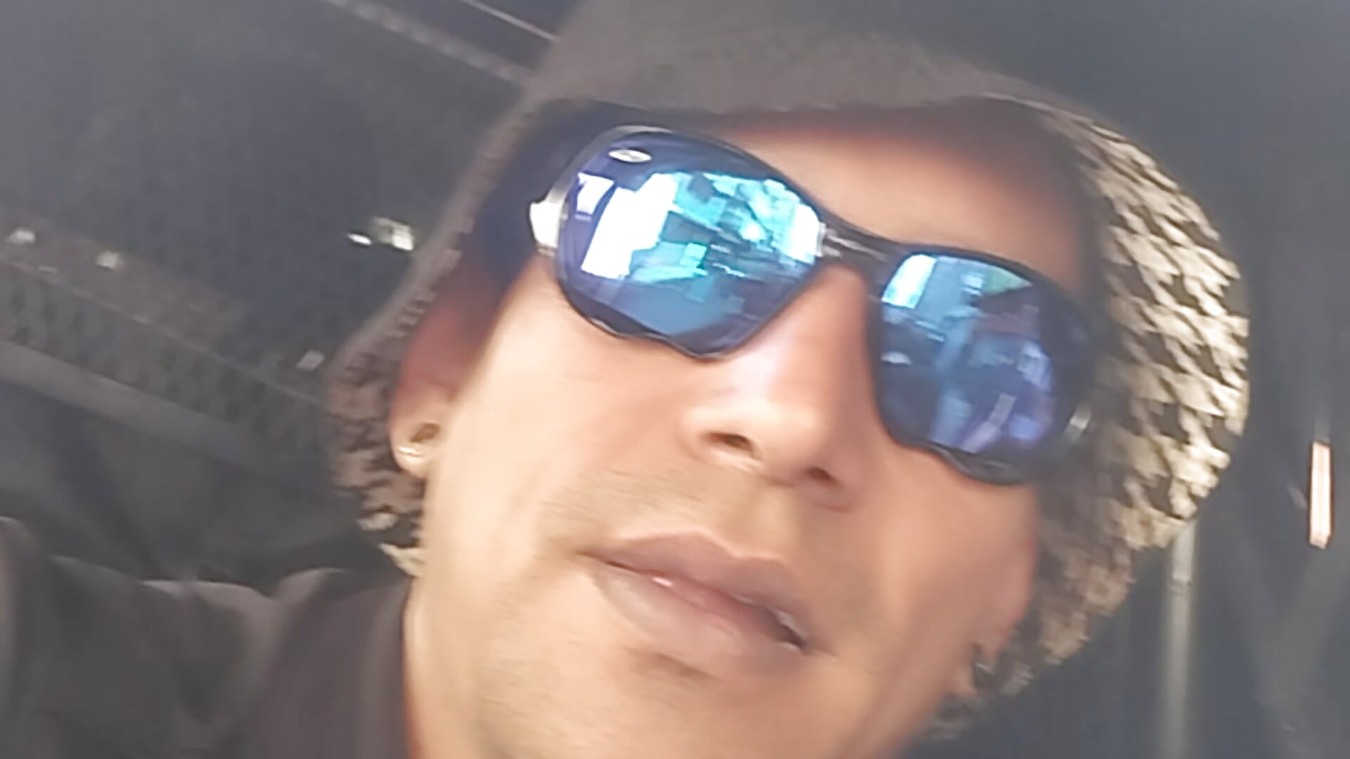 eb8836c0-b643-46b5-8932-559e29b71d65-1_all_119 - video van Alejandro11once1 cam-model