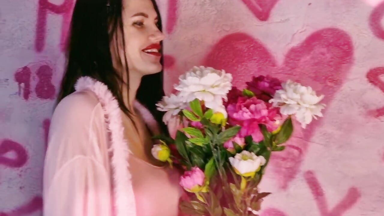 Happy Valentines Day - video của người mẫu cam MilaLoona