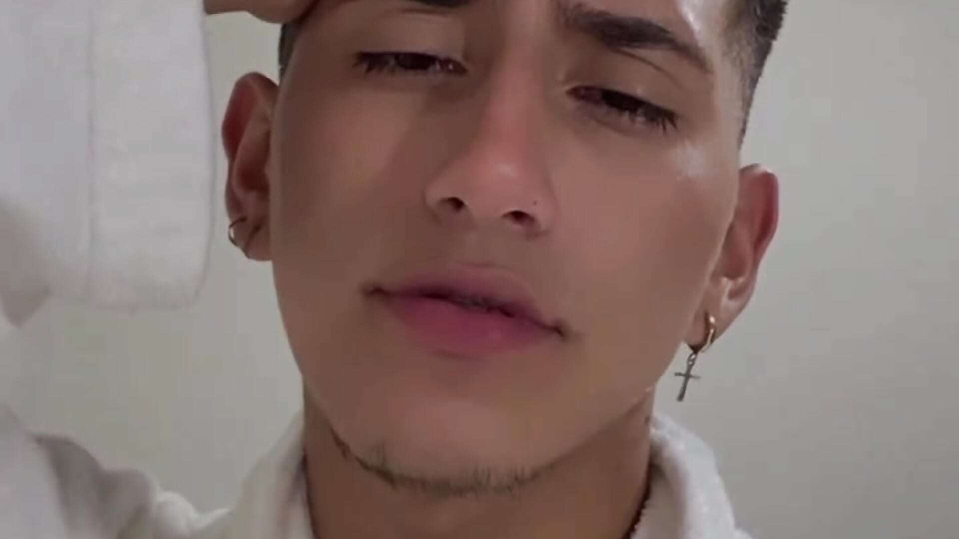 After a shower - adrik_cano__主播的视频