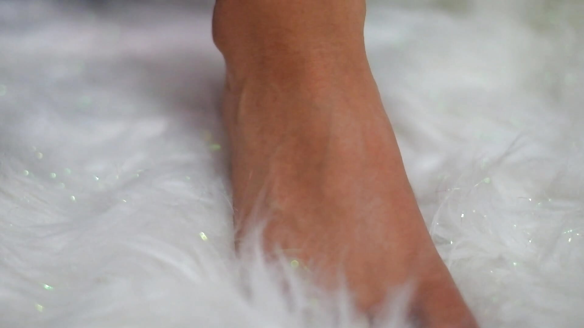 Footjob and sucking my feet - video by miss_soffi_ cam model