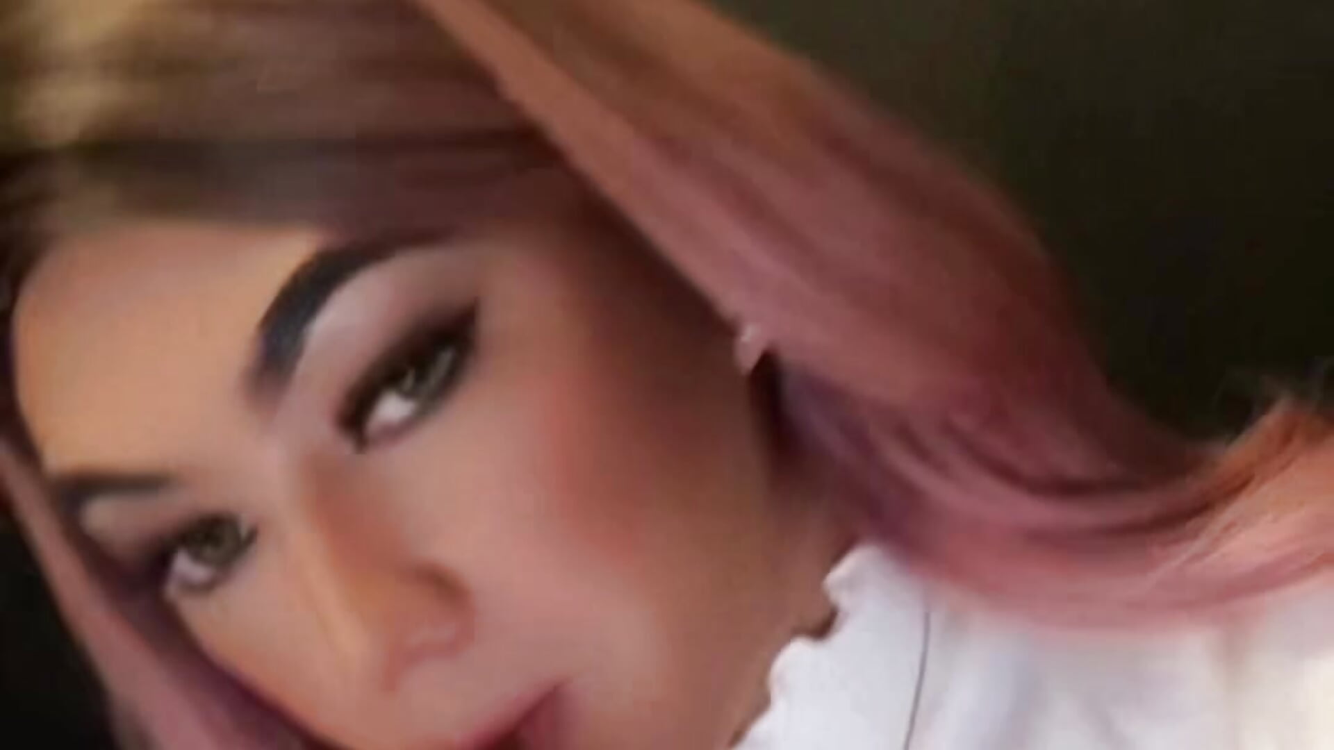 9C8DCD26-25B2-46CA-9B9E-02FE67F9D033– Angelique_steffie kameramodell videója