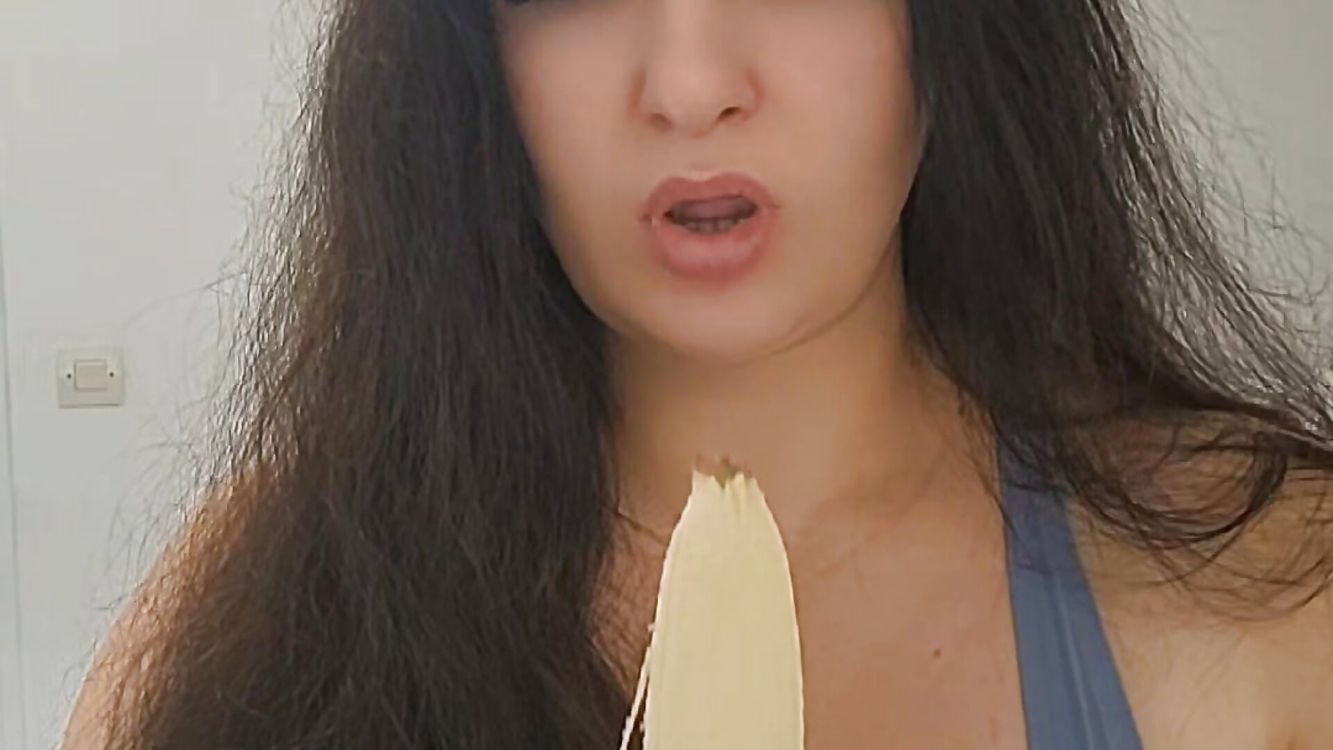 Banana - video by AMYRA_HOT cam model