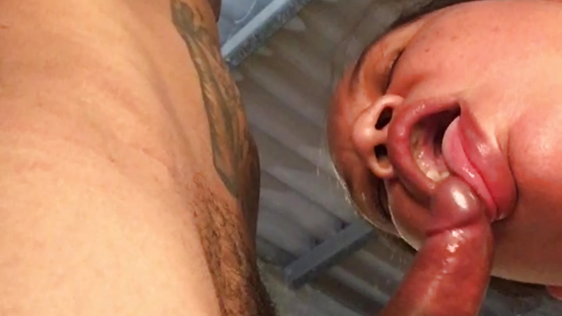 2da parte del cuernudo miron , le gusta vernos a diario – video modela na kameri EL-CHICLE-TV