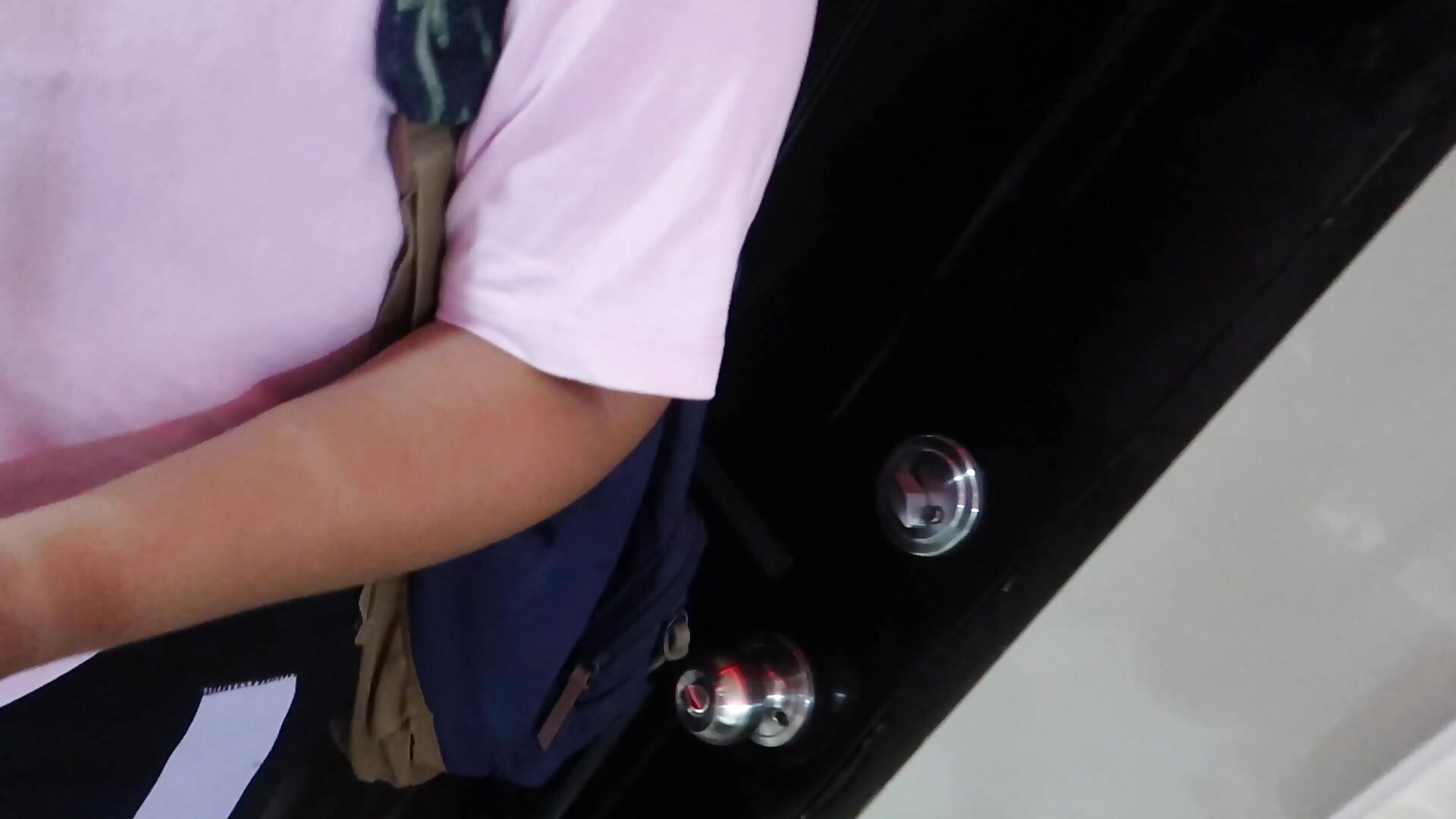 Me la llevo para la residencia y no se las cree cuando ya estamos en la Habitacion, – video modela na kameri EL-CHICLE-TV