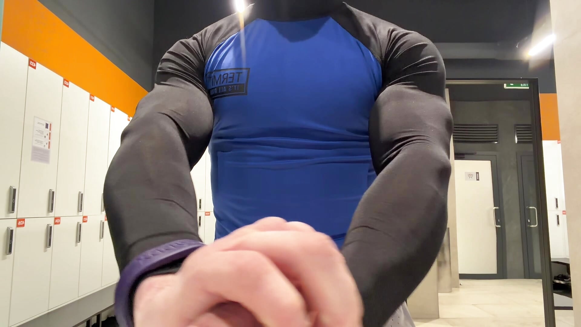 Gym moments - vidéo du modèle de showcams MrbigLouis