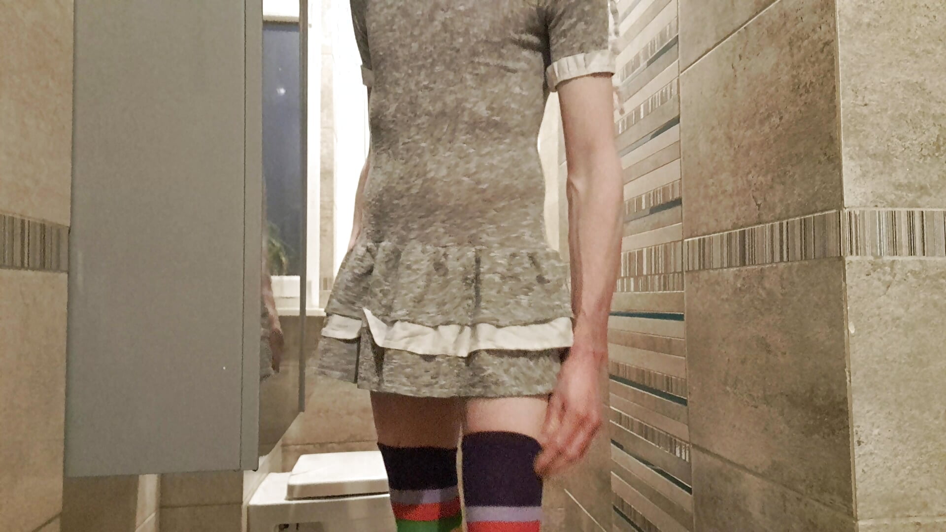 Moja ulubiona sukienka, bez 🩲 - video di snyboypl modella di cam