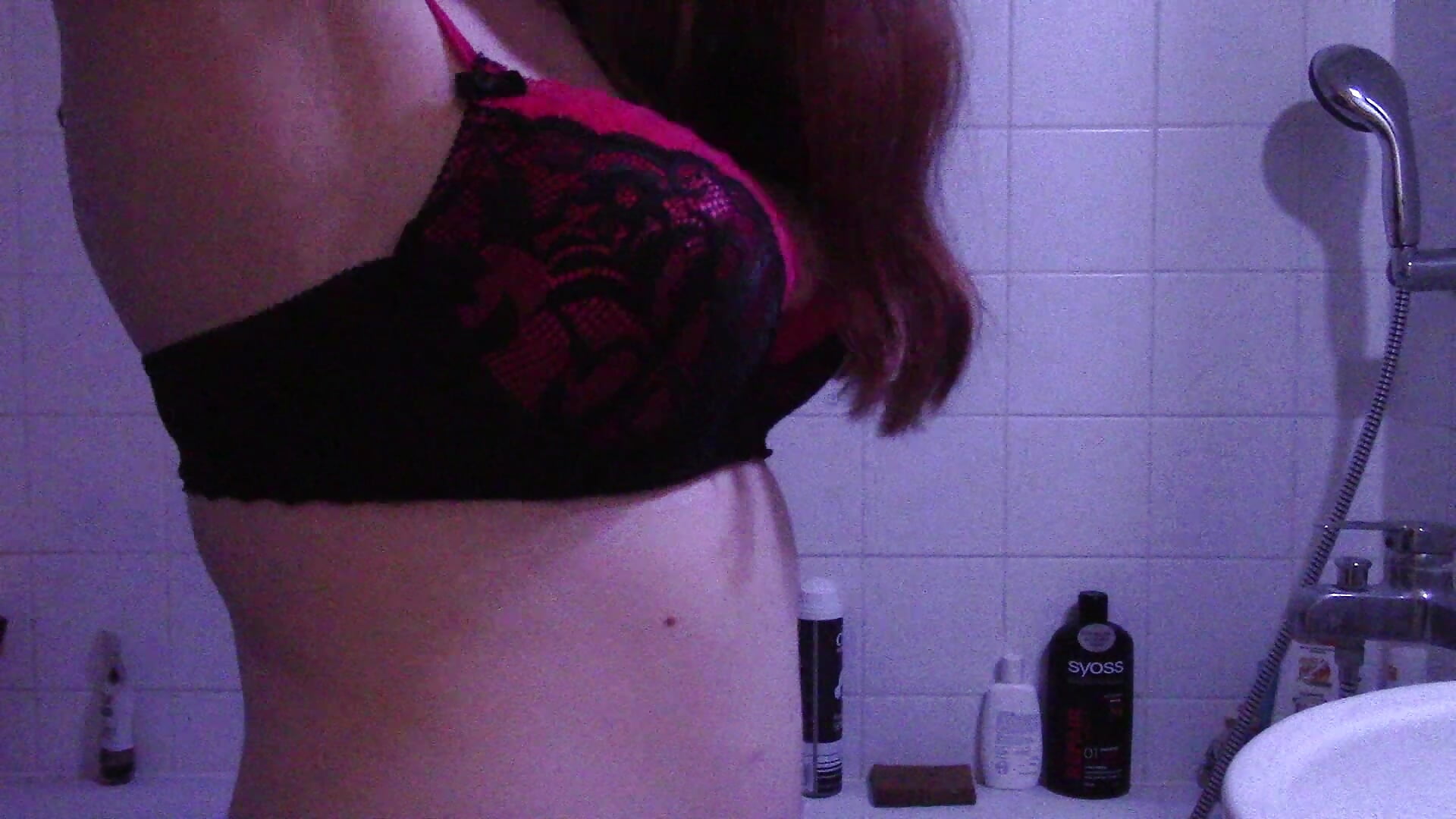 NS in der Dusche - video by Exotic-Desire cam model