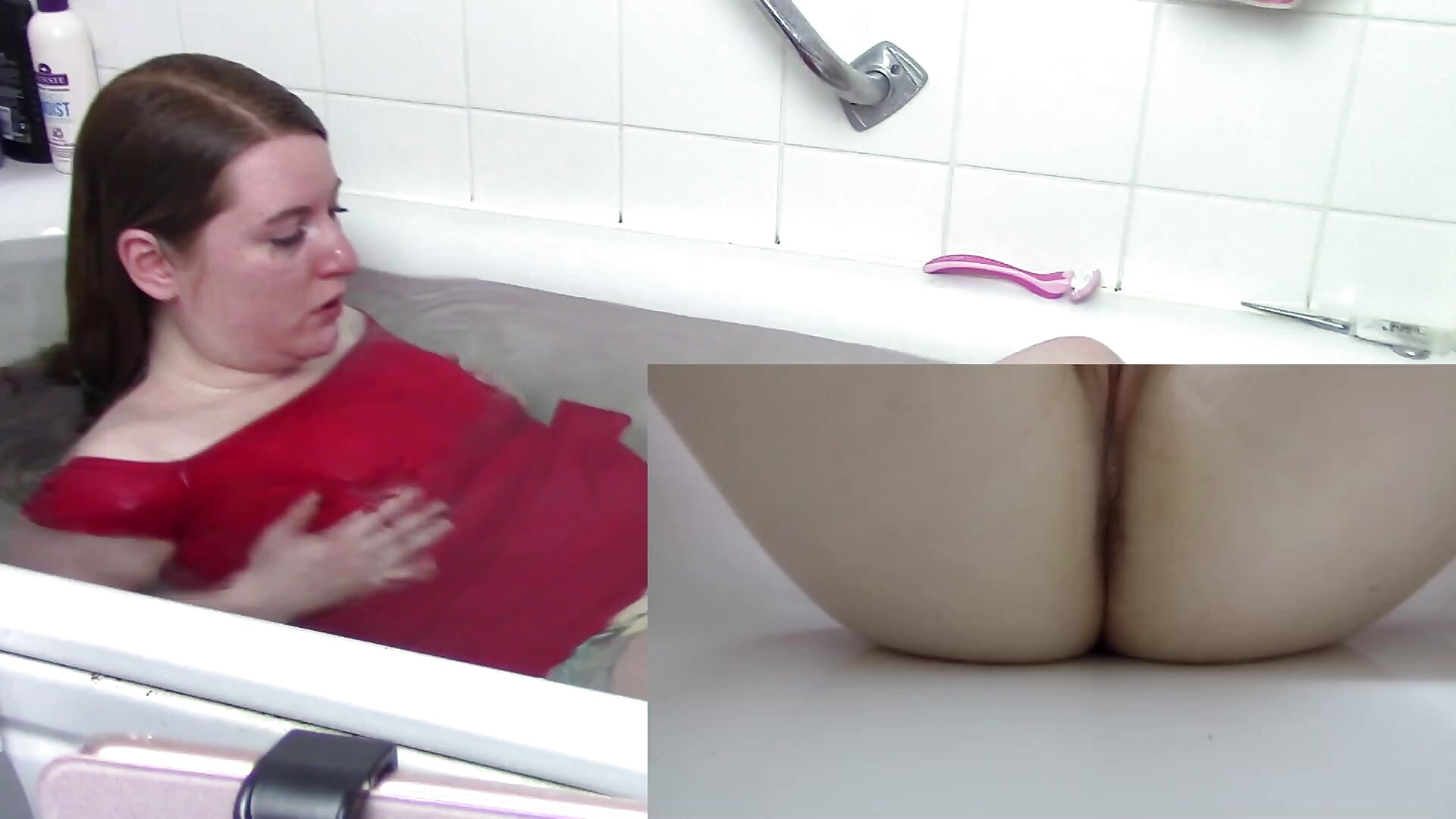 Unterwasser sowie Überwasser mit Dildofuck - video by Exotic-Desire cam model