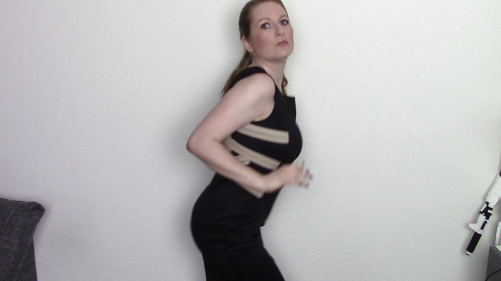 Andere Liga Tanz- arrogant rauchen - video by Exotic-Desire cam model