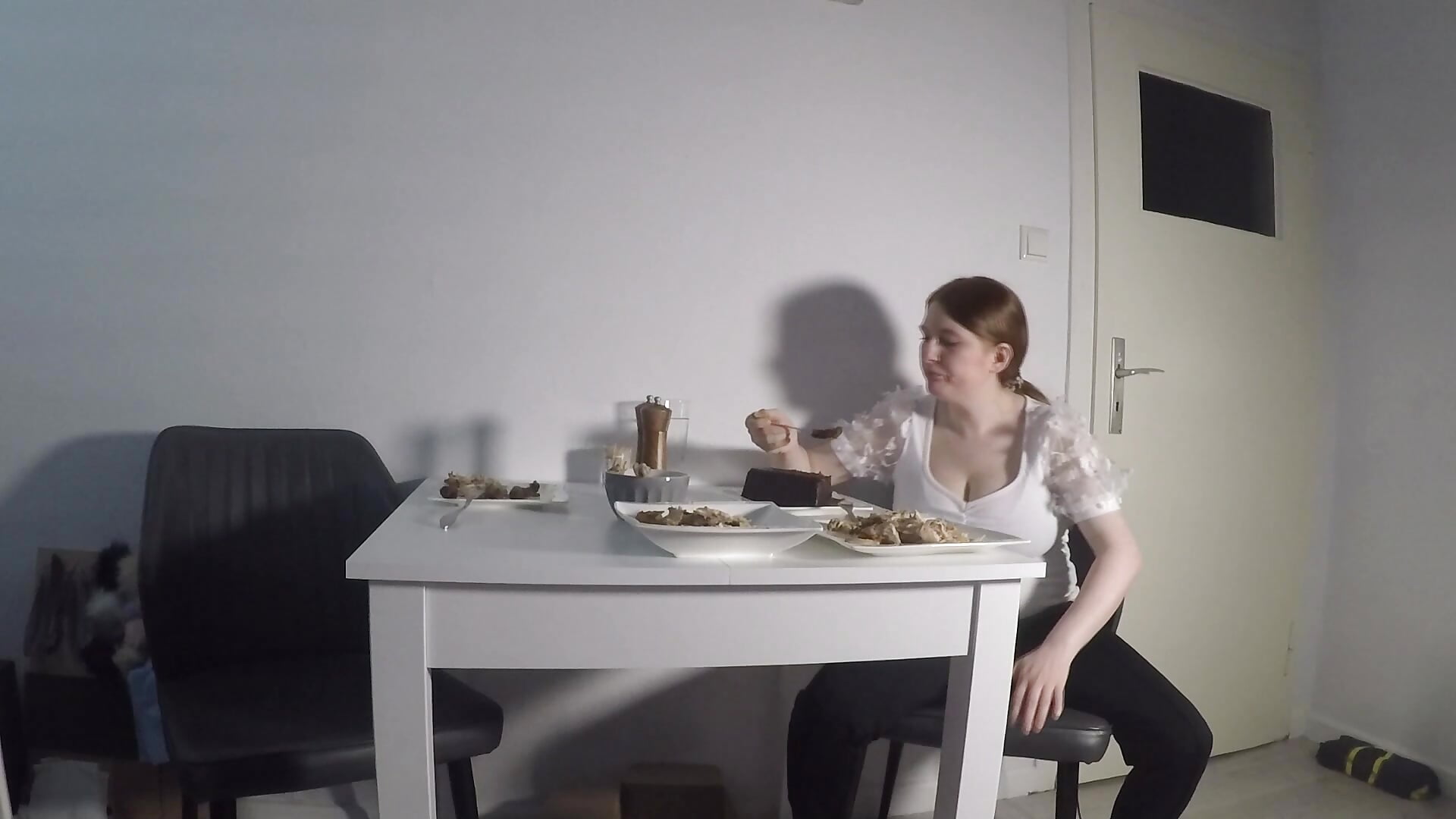 The teacher vollgefressen - video by Exotic-Desire cam model