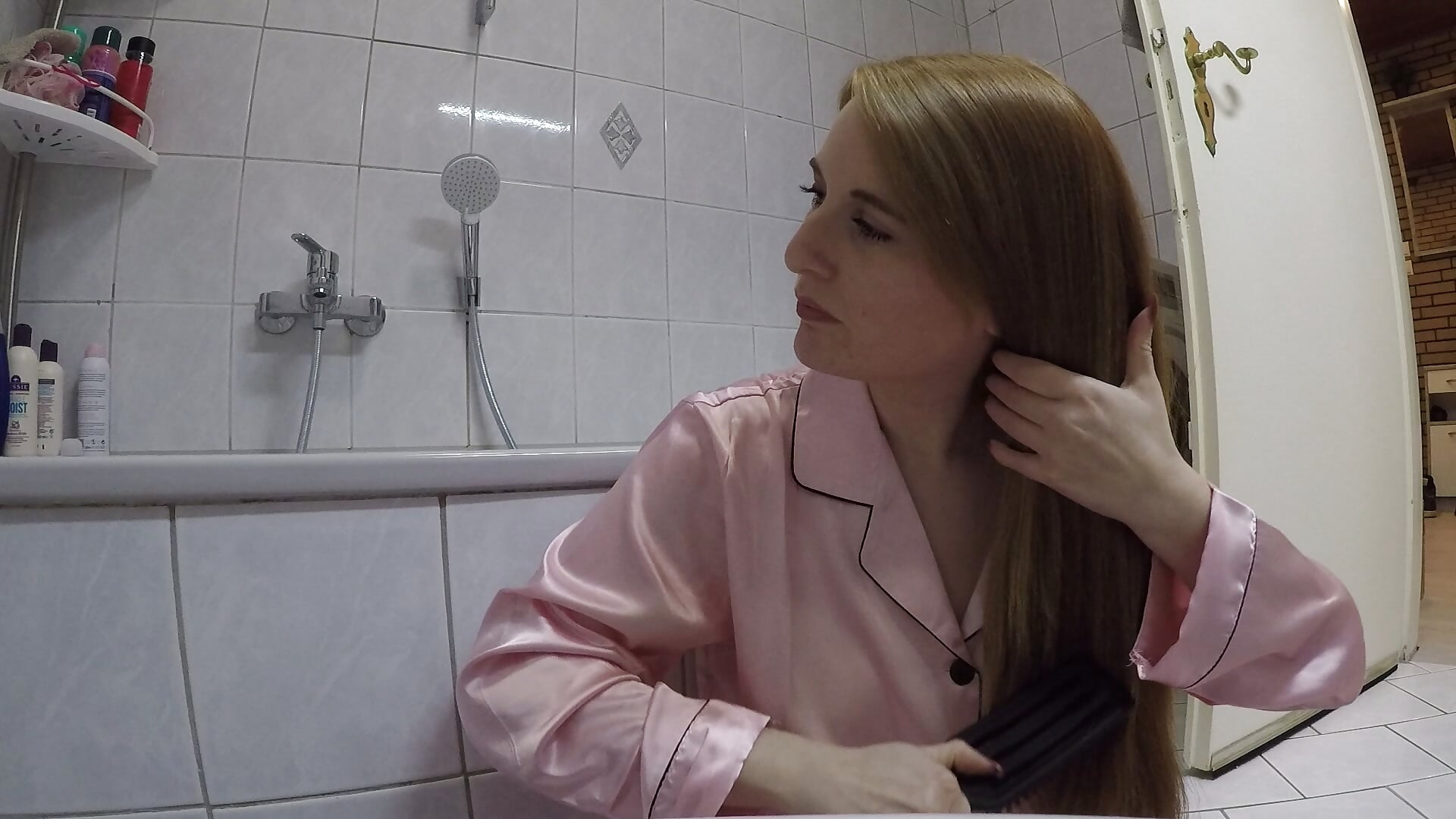 Haare kämmen - video by Exotic-Desire cam model